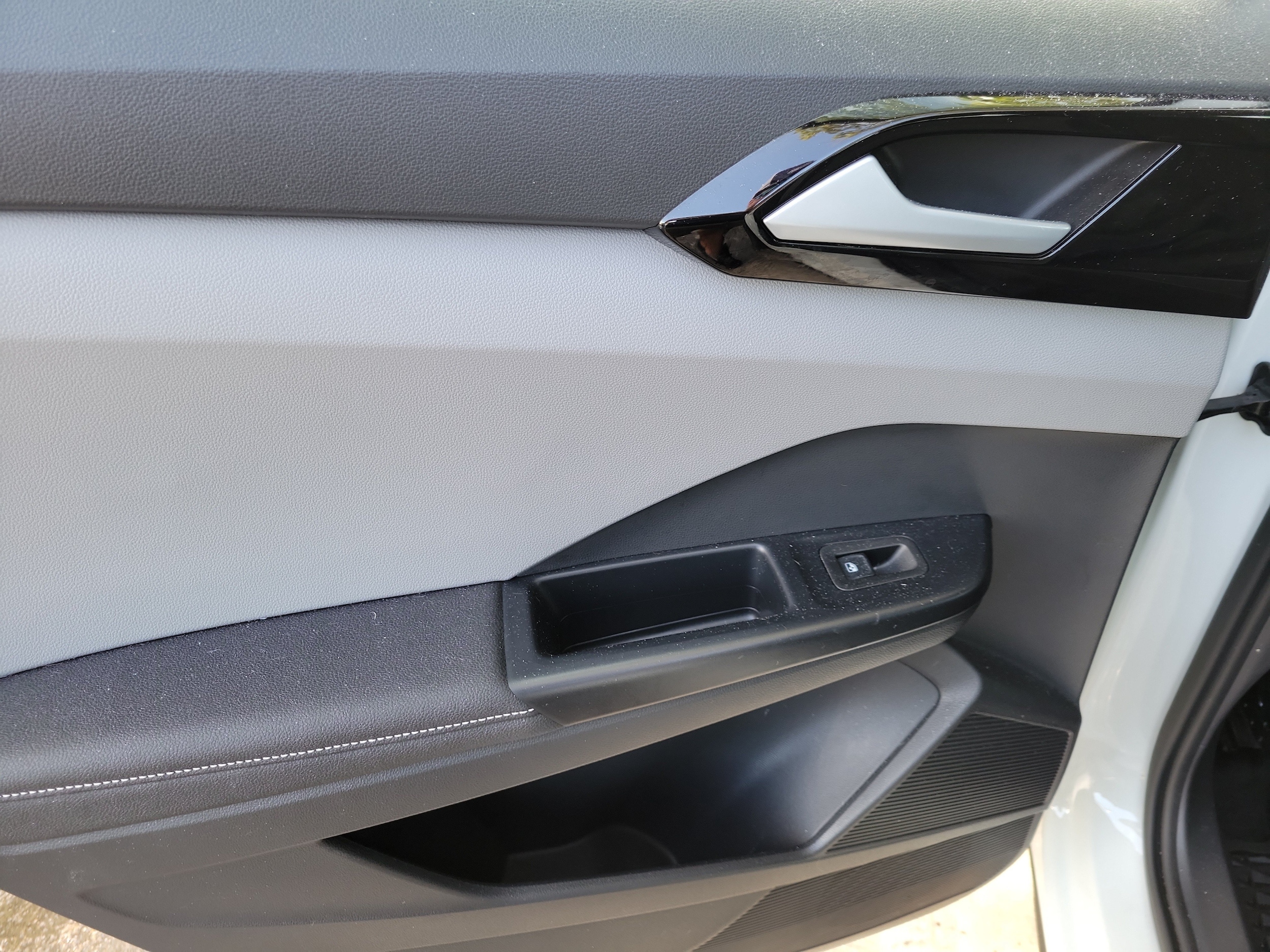 2024 Volkswagen Taos S - Photo 13