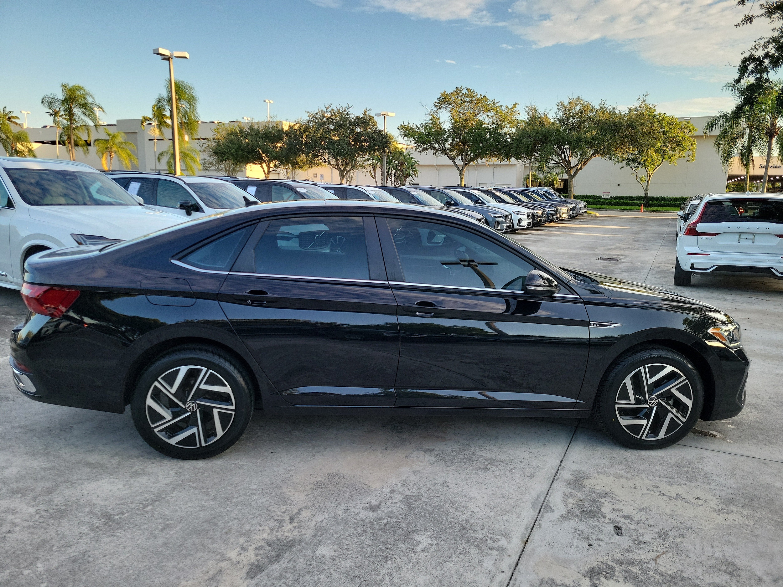 2024 Volkswagen Jetta SEL - Photo 9