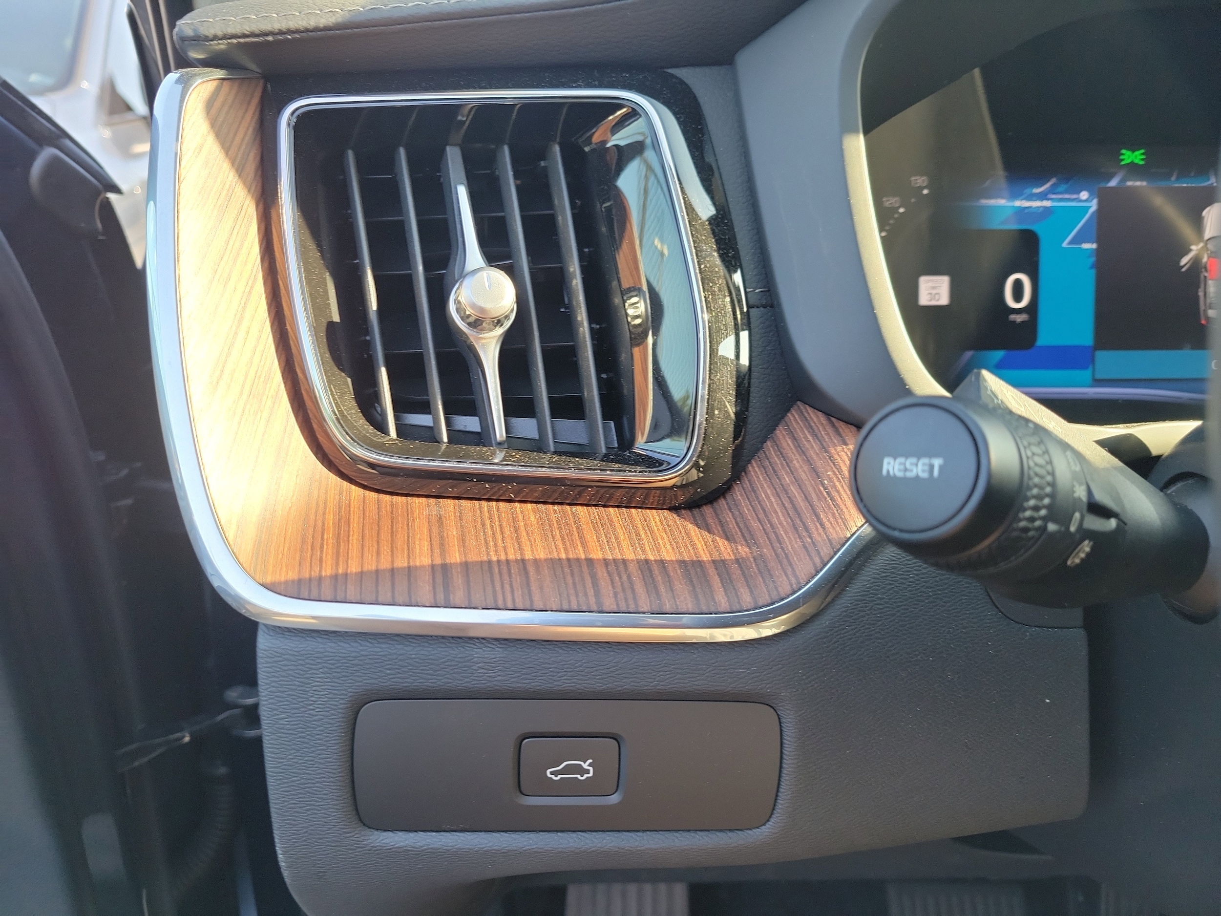 2023 Volvo XC60 Ultimate - Photo 19