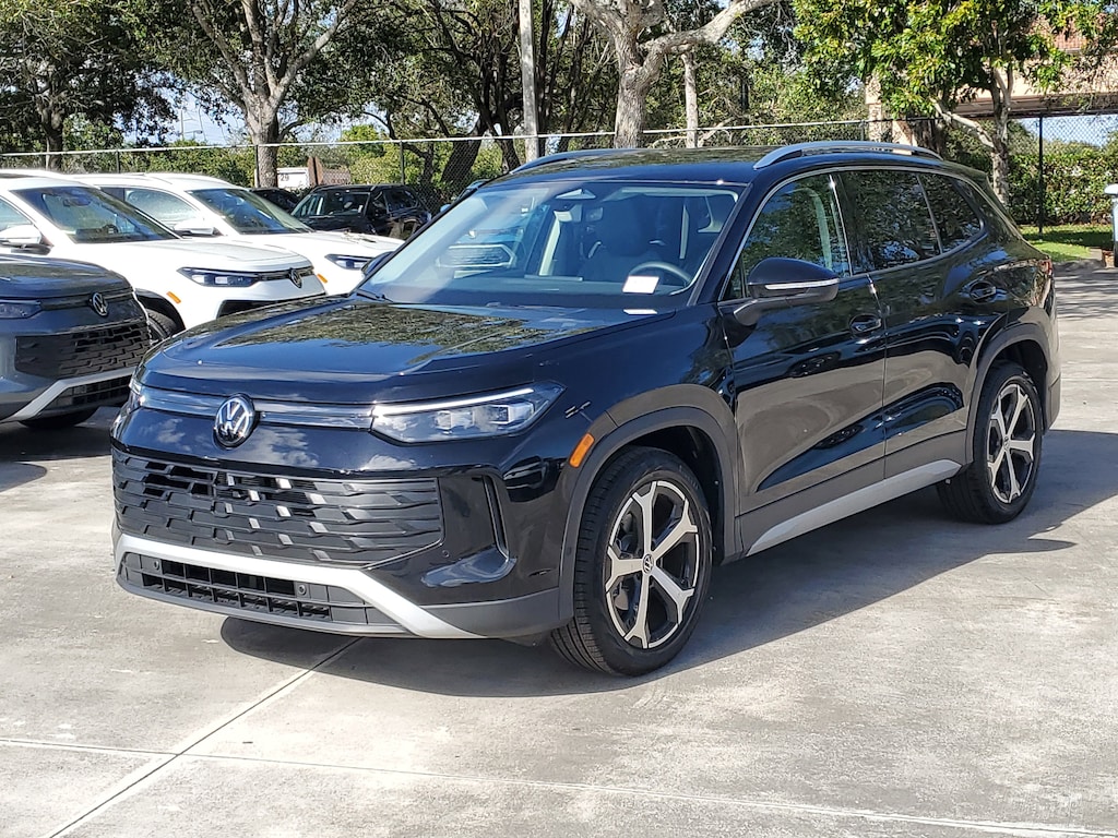 New 2026 Volkswagen Tiguan 2.0T SE SUV