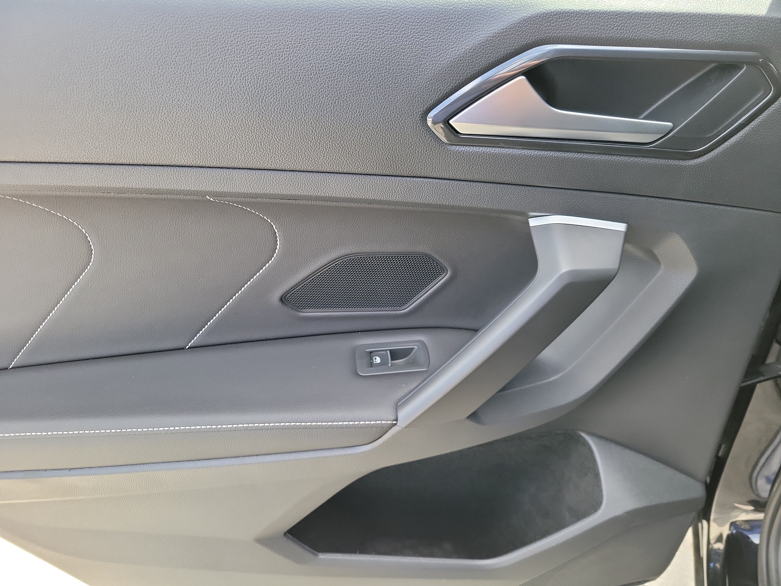 2023 Volkswagen Tiguan SE R-LINE BLACK - Photo 15