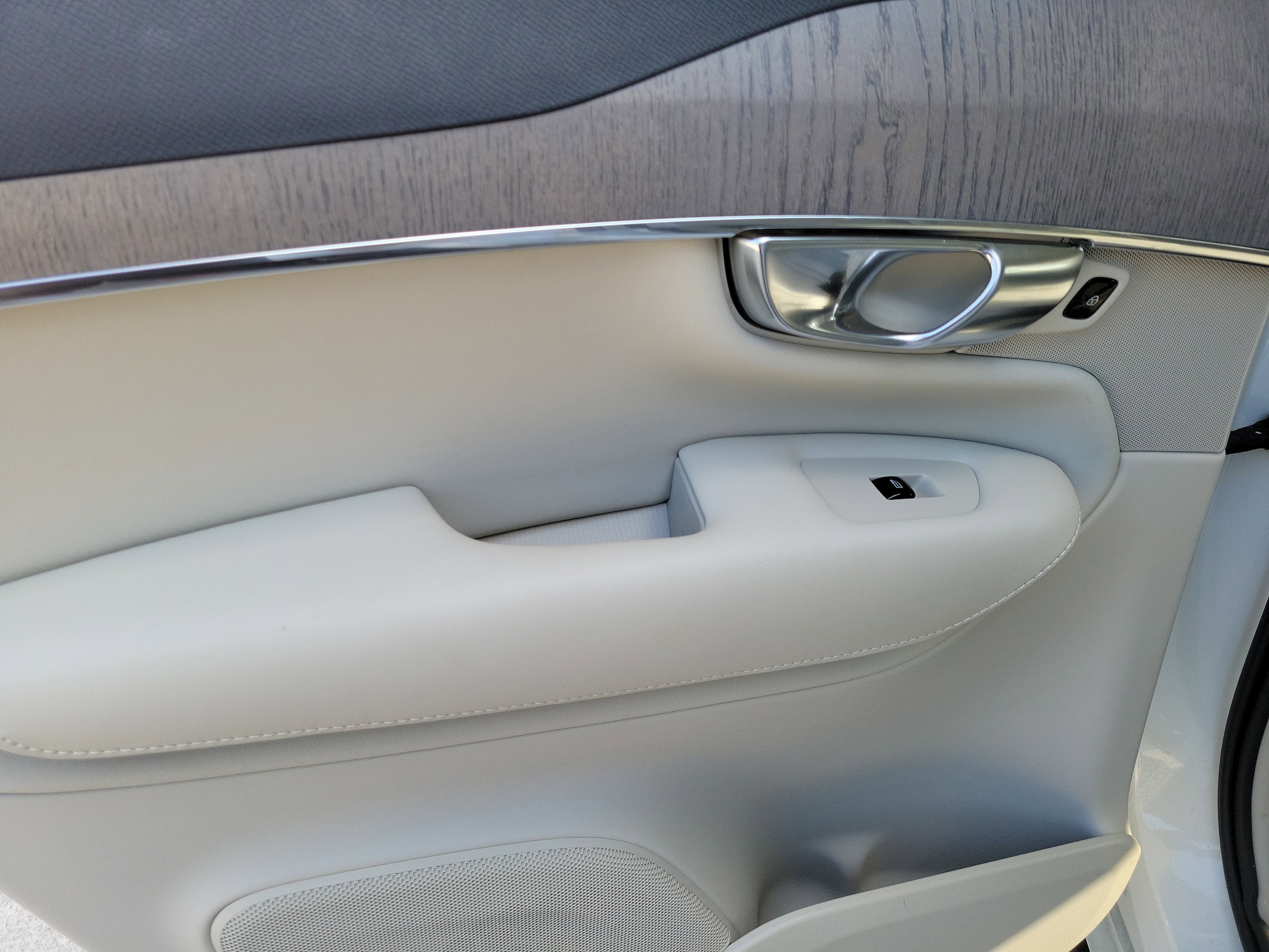 2025 Volvo XC90 Plus - Photo 14