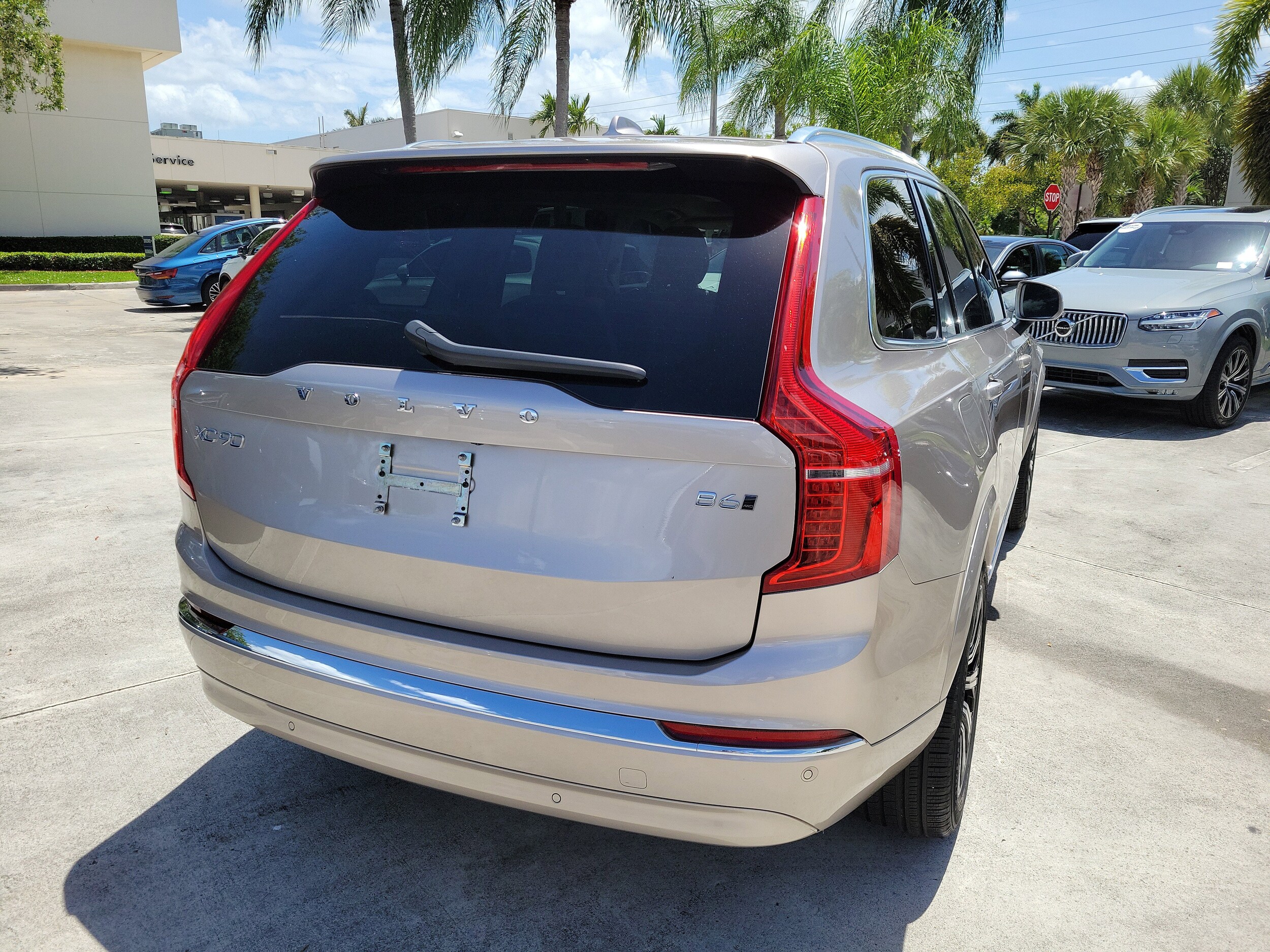 2025 Volvo XC90 Core - Photo 9