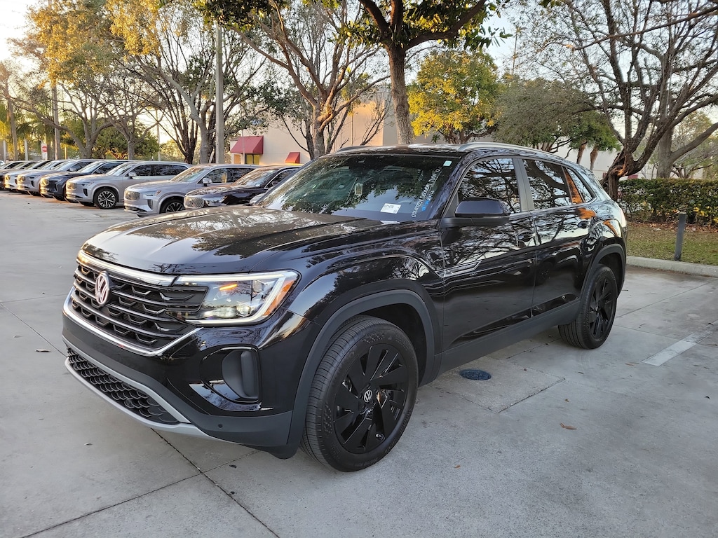 Used 2025 Volkswagen Atlas Cross Sport 2.0T SE w/Technology SUV