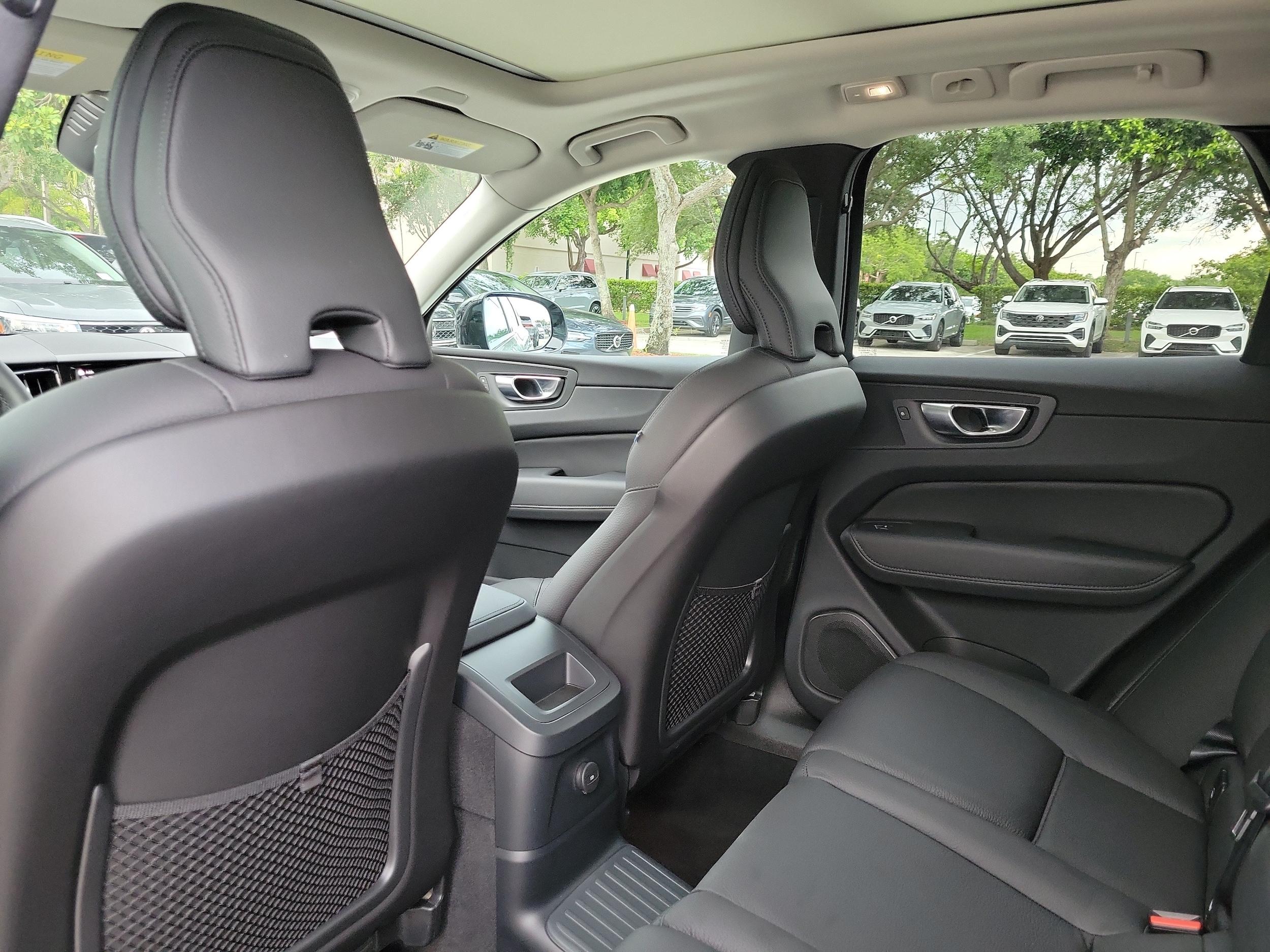 2024 Volvo XC60 Plus - Photo 15