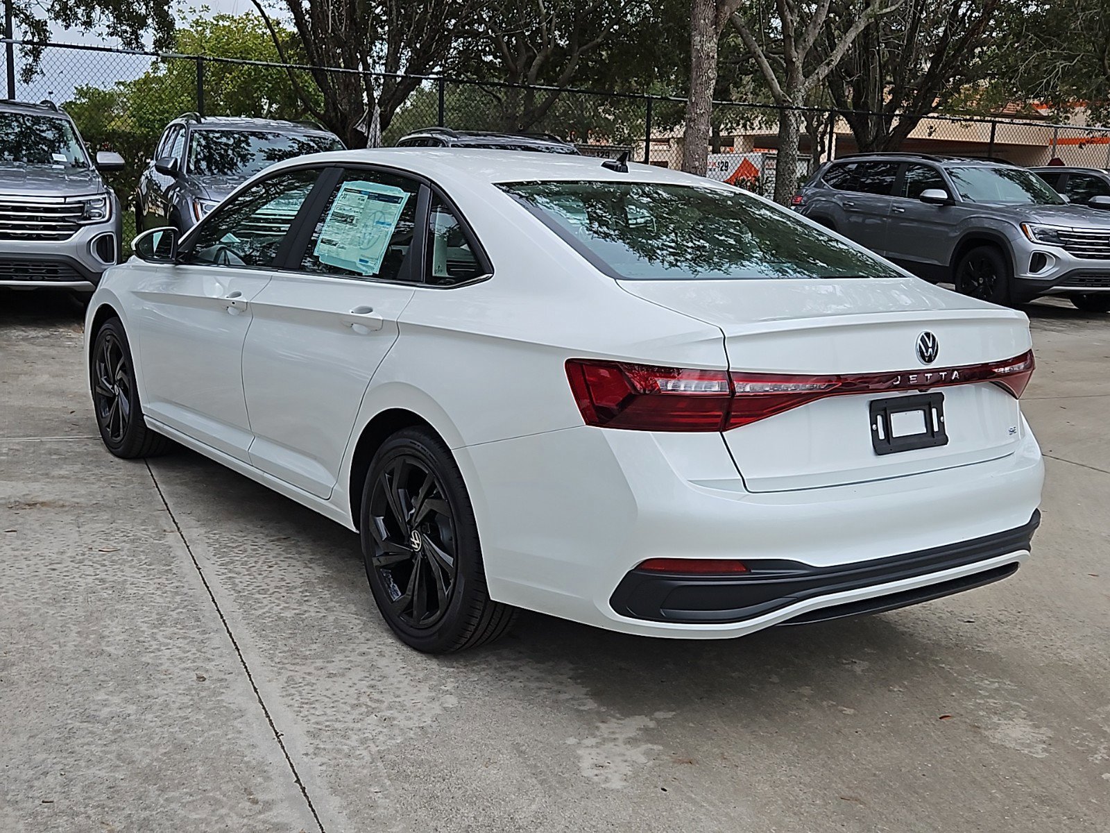 2025 Volkswagen Jetta SE photo 4