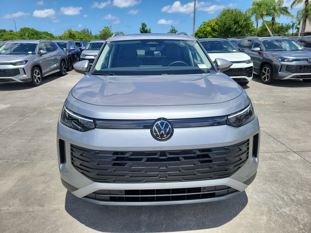 New 2026 Volkswagen Tiguan 2.0T SE SUV