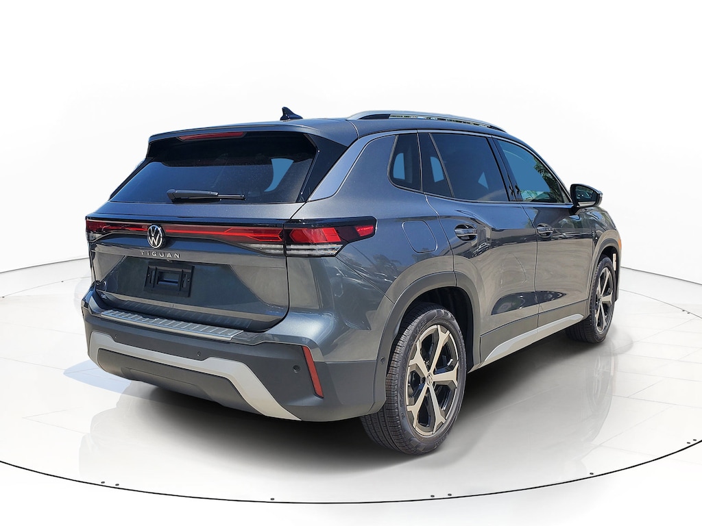 New 2026 Volkswagen Tiguan 2.0T SE SUV