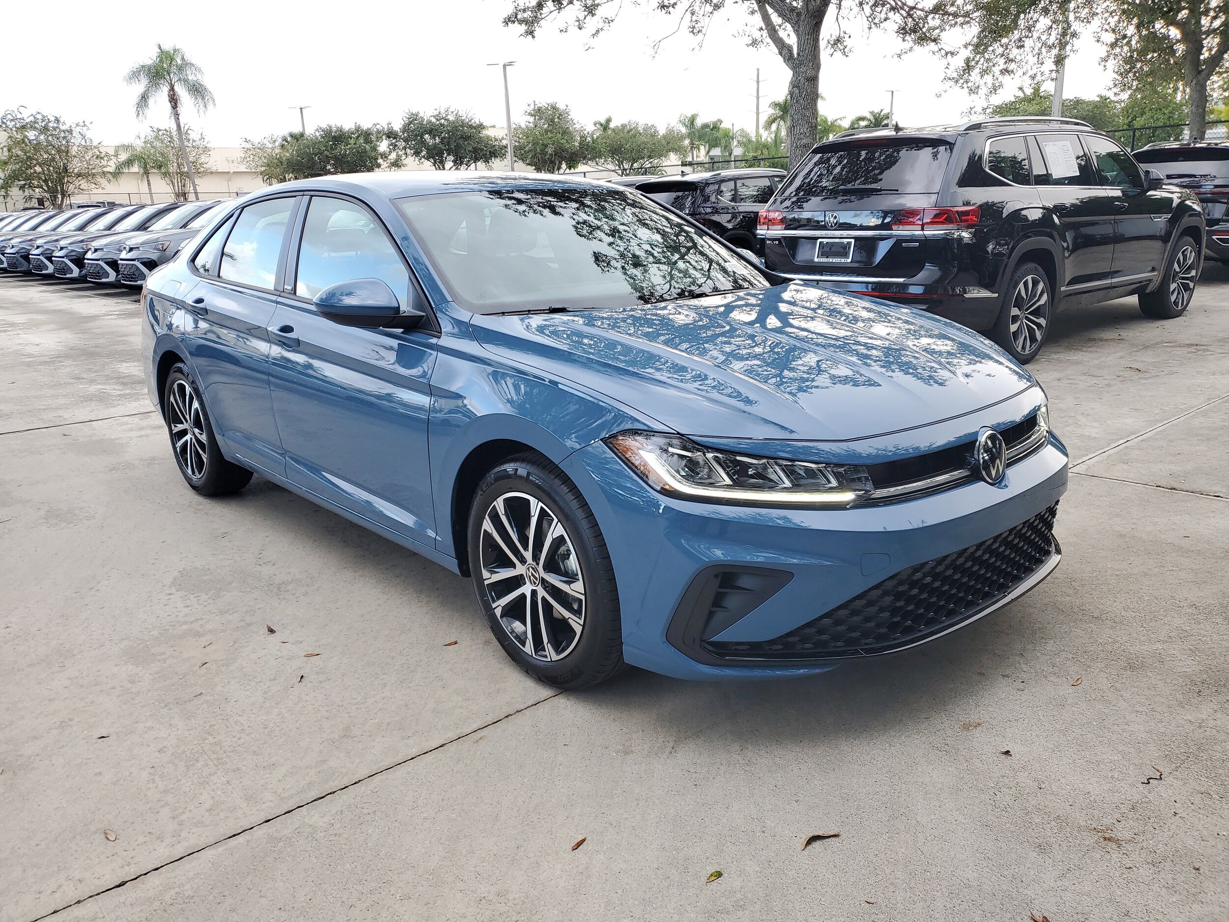 2026 Volkswagen Jetta Sport photo 2