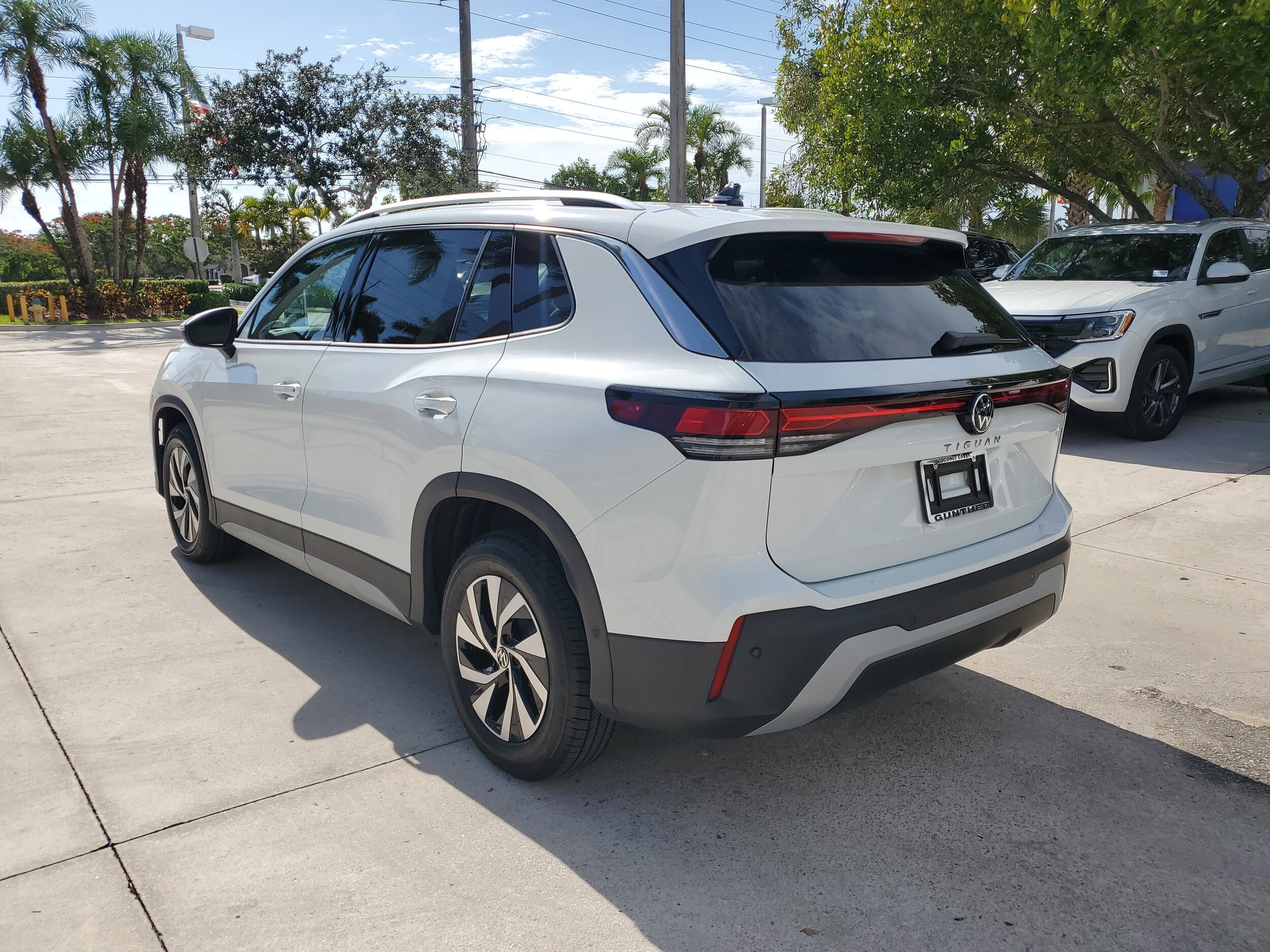 2025 Volkswagen Tiguan S photo 4