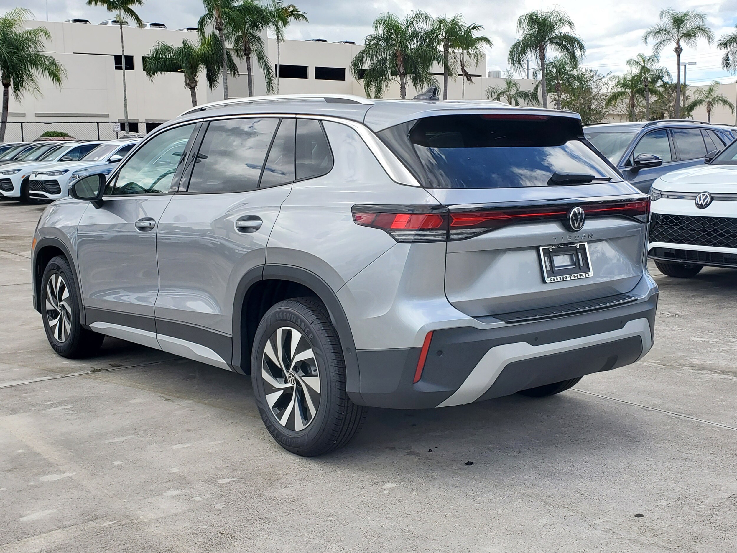 2026 Volkswagen Tiguan S photo 3