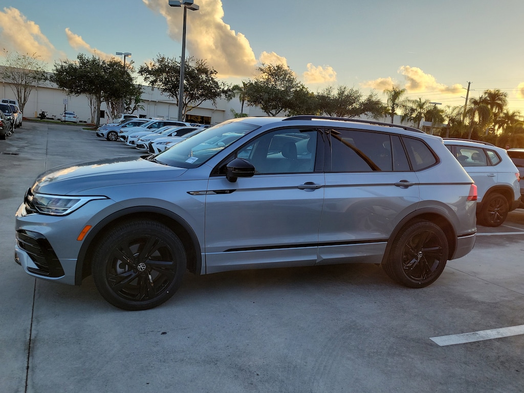 Used 2023 Volkswagen Tiguan 2.0T SE R-Line Black SUV