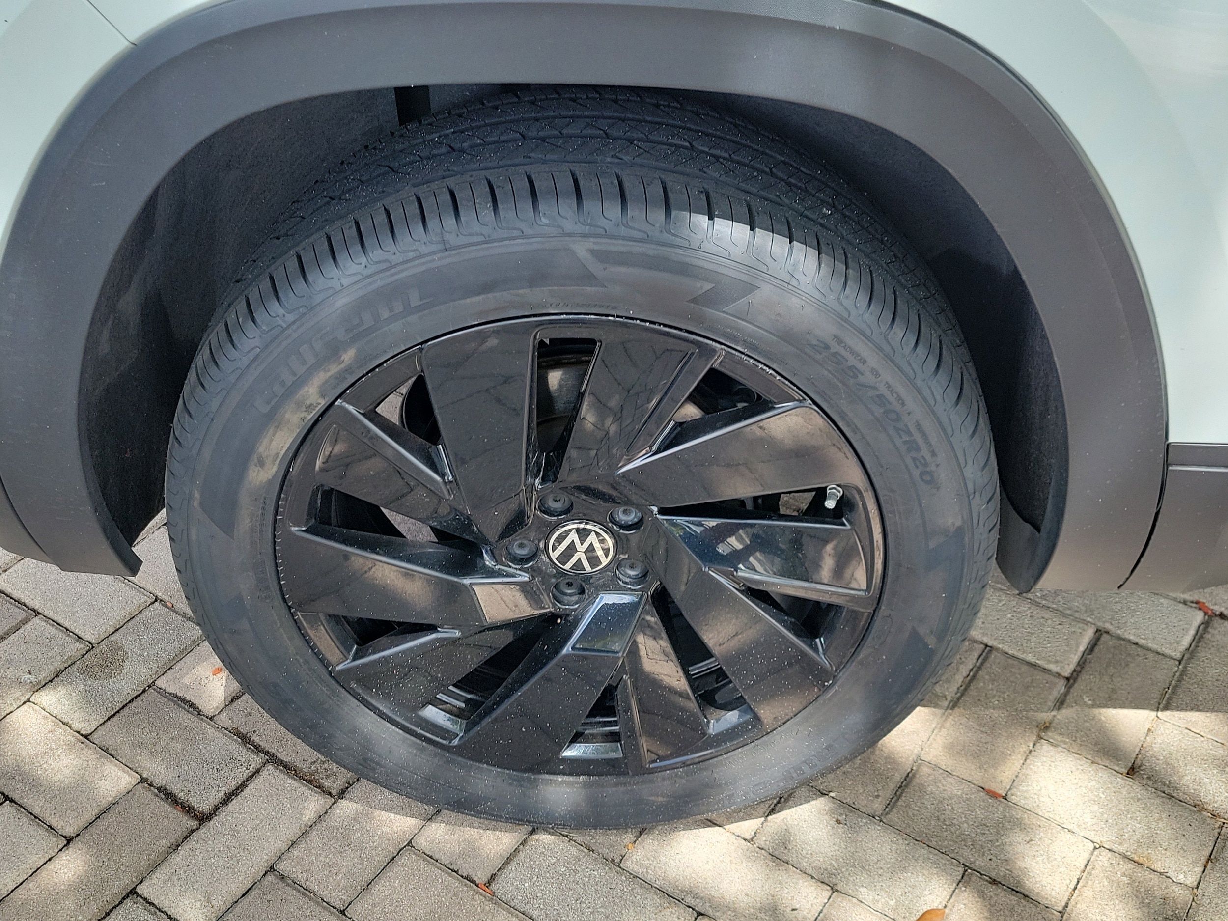 2024 Volkswagen Atlas Cross Sport SE w/Tech - Photo 10
