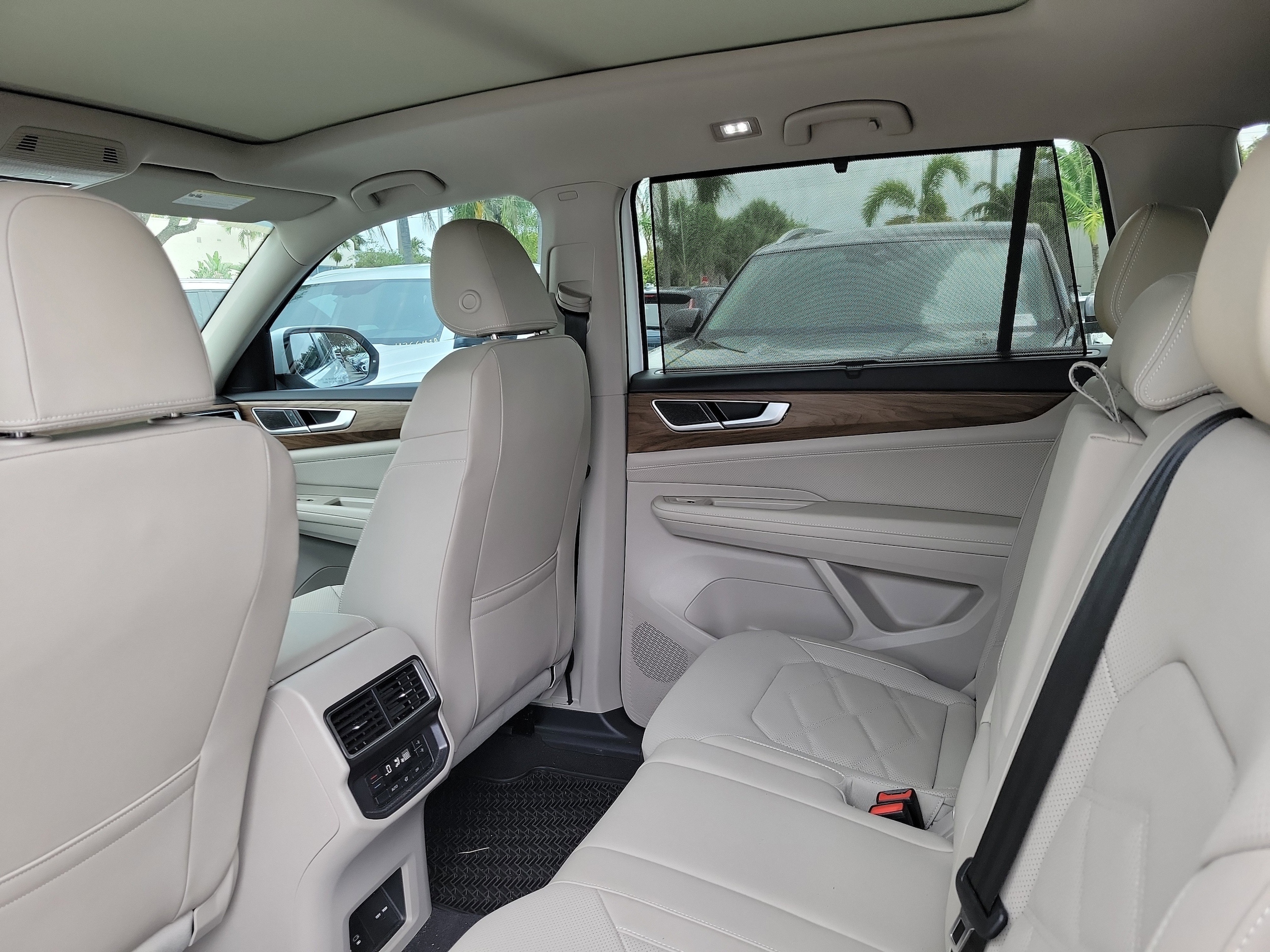 2026 Volkswagen Atlas SE w/Tech - Photo 12