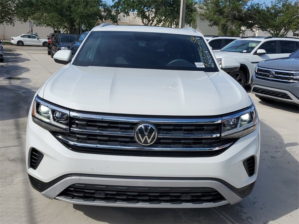 Used 2021 Volkswagen Atlas Cross Sport SE w/Tech with VIN 1V2KC2CA7MC229181 for sale in Coconut Creek, FL