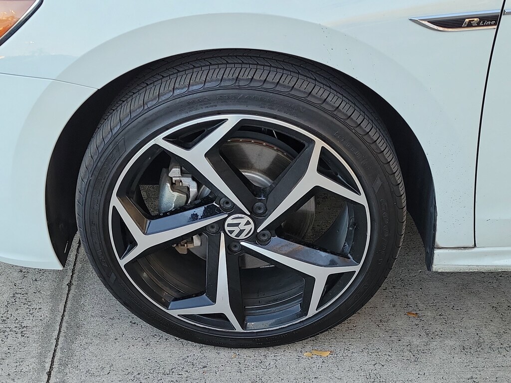 Used 2022 Volkswagen Passat 2.0T R-Line Sedan