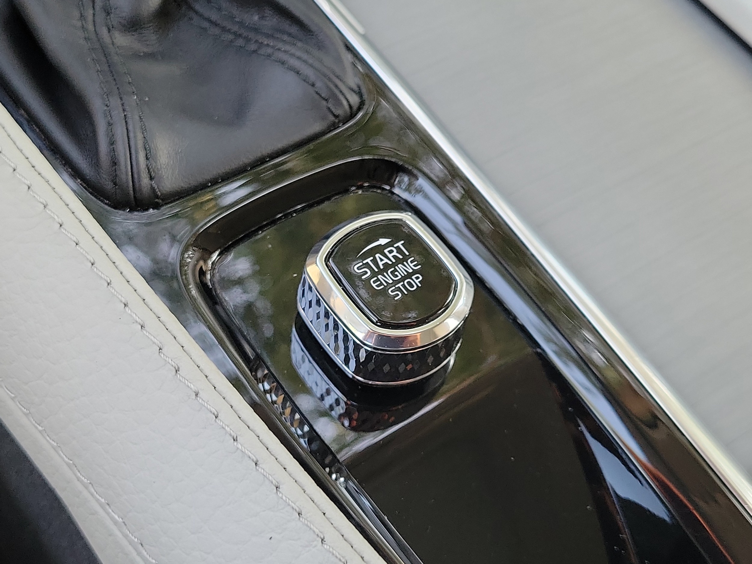 2022 Volvo XC90 Momentum - Photo 26
