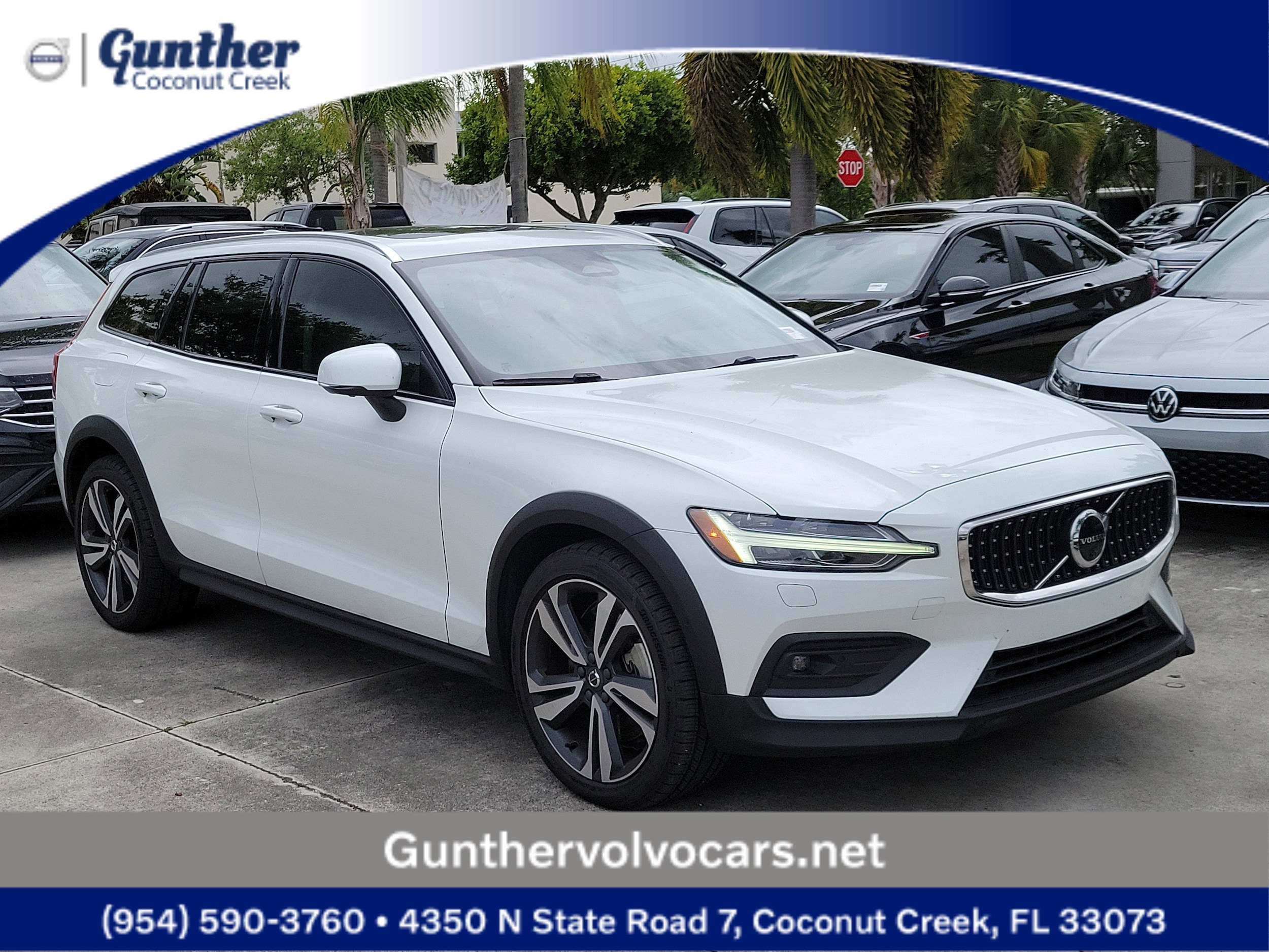 2023 Volvo V60 Cross Country B5 Plus AWD's photo