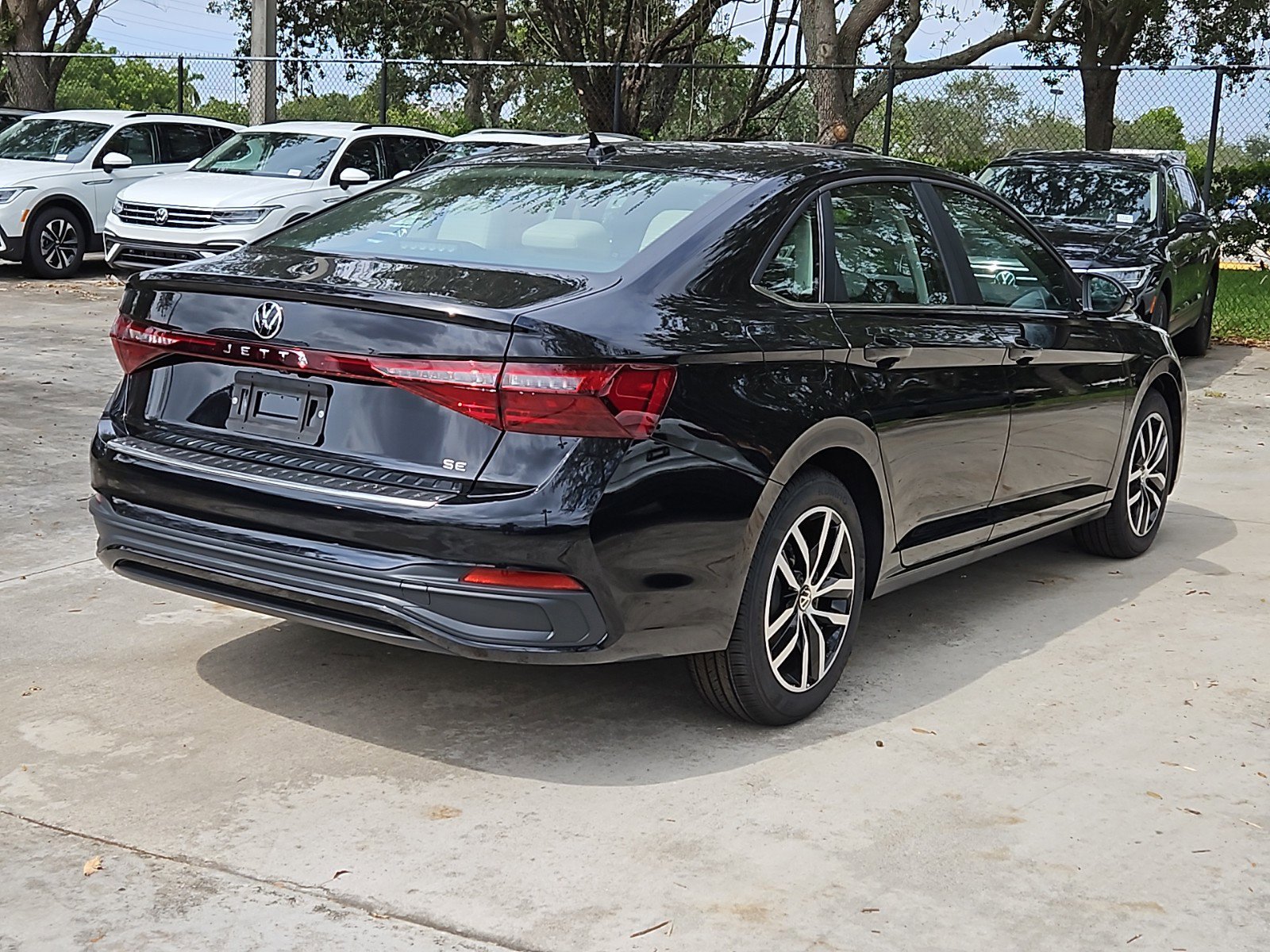 2025 Volkswagen Jetta 1.5T SE photo 3