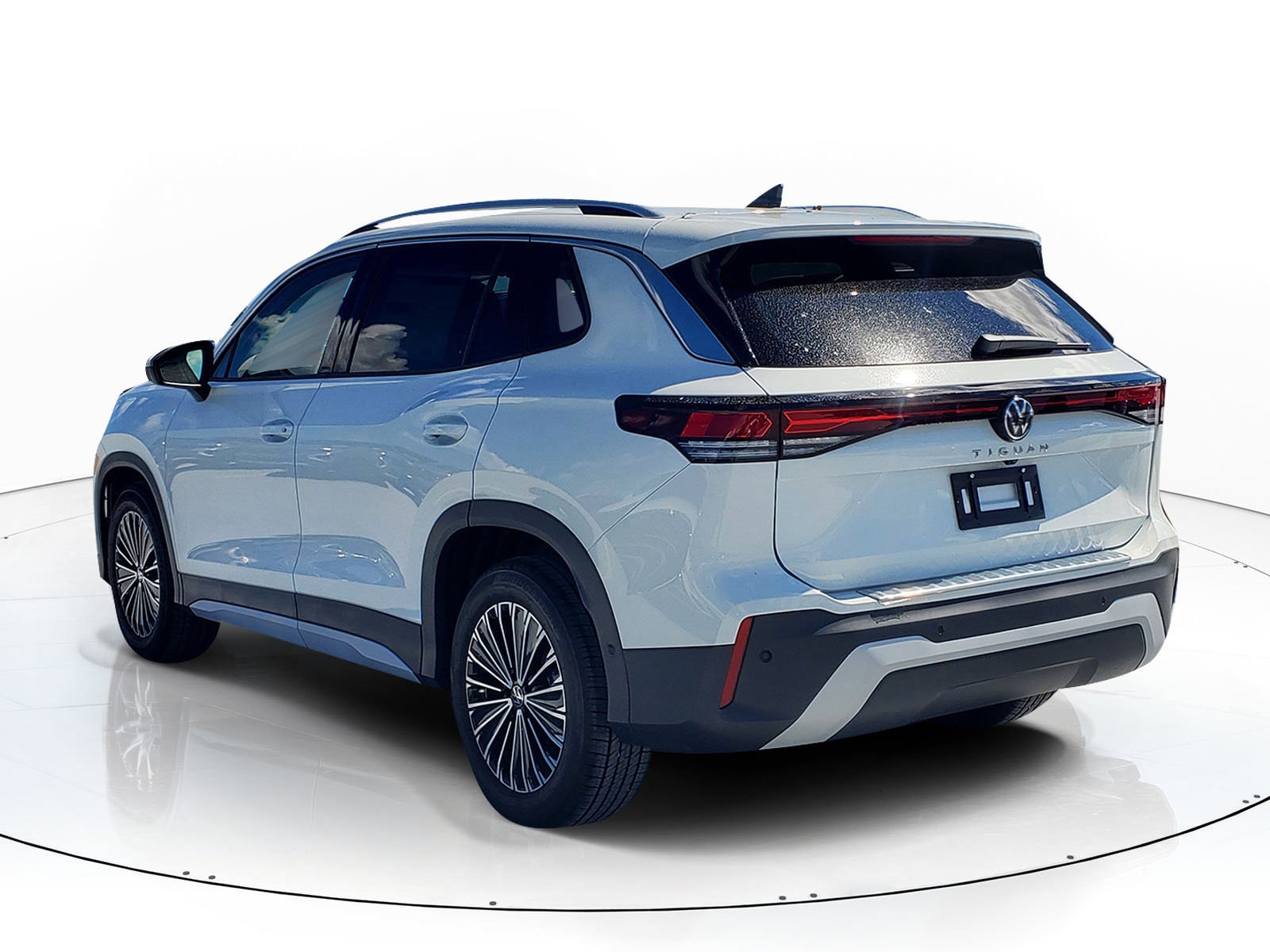 2026 Volkswagen Tiguan S - Photo 4