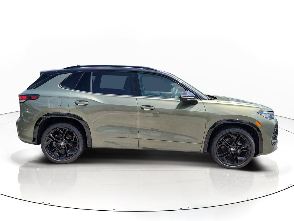 New 2026 Volkswagen Tiguan 2.0T SE R-Line Black SUV