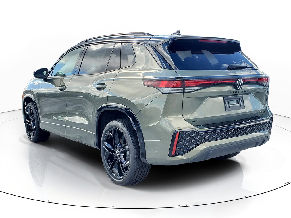 New 2026 Volkswagen Tiguan 2.0T SE R-Line Black SUV