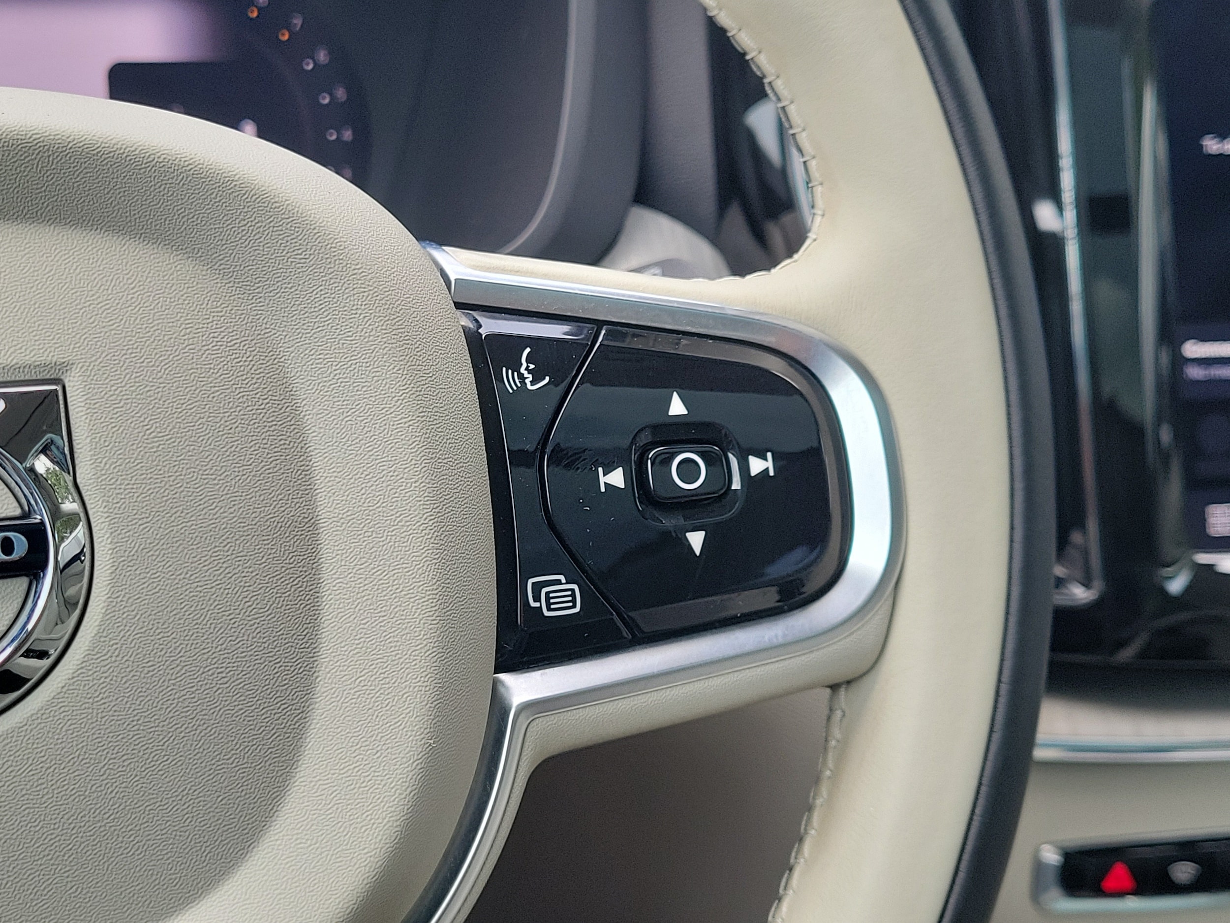 2024 Volvo XC60 Plus - Photo 24