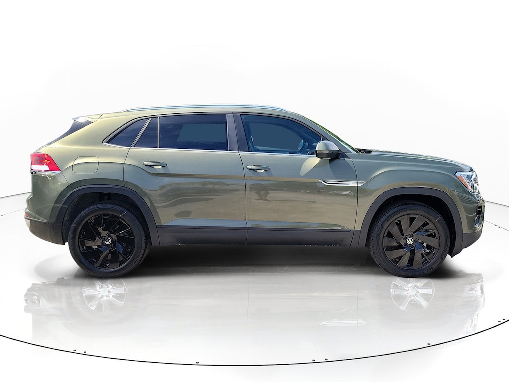 New 2026 Volkswagen Atlas Cross Sport 2.0T SE w/Technology SUV