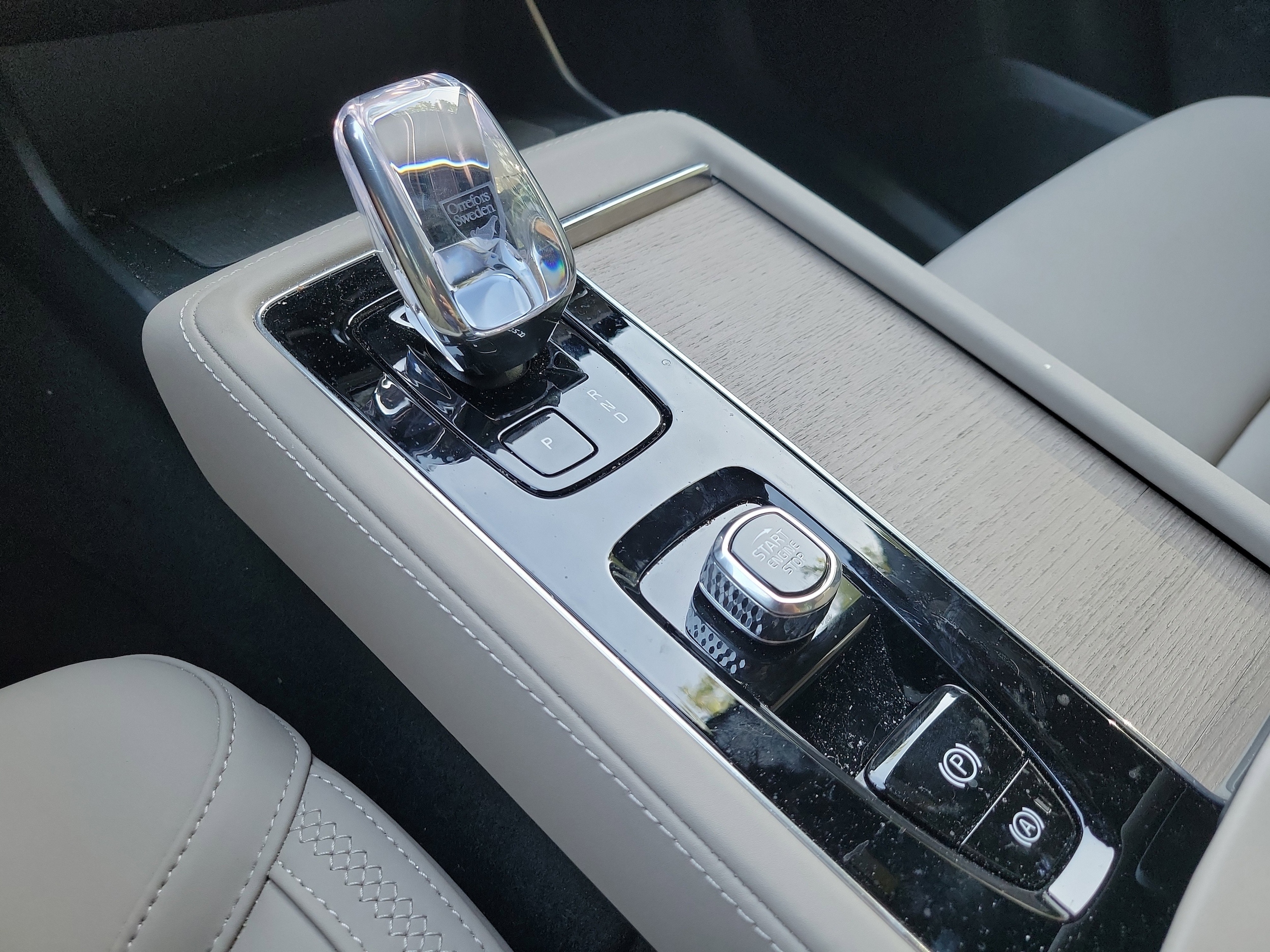2025 Volvo XC90 Plus - Photo 28