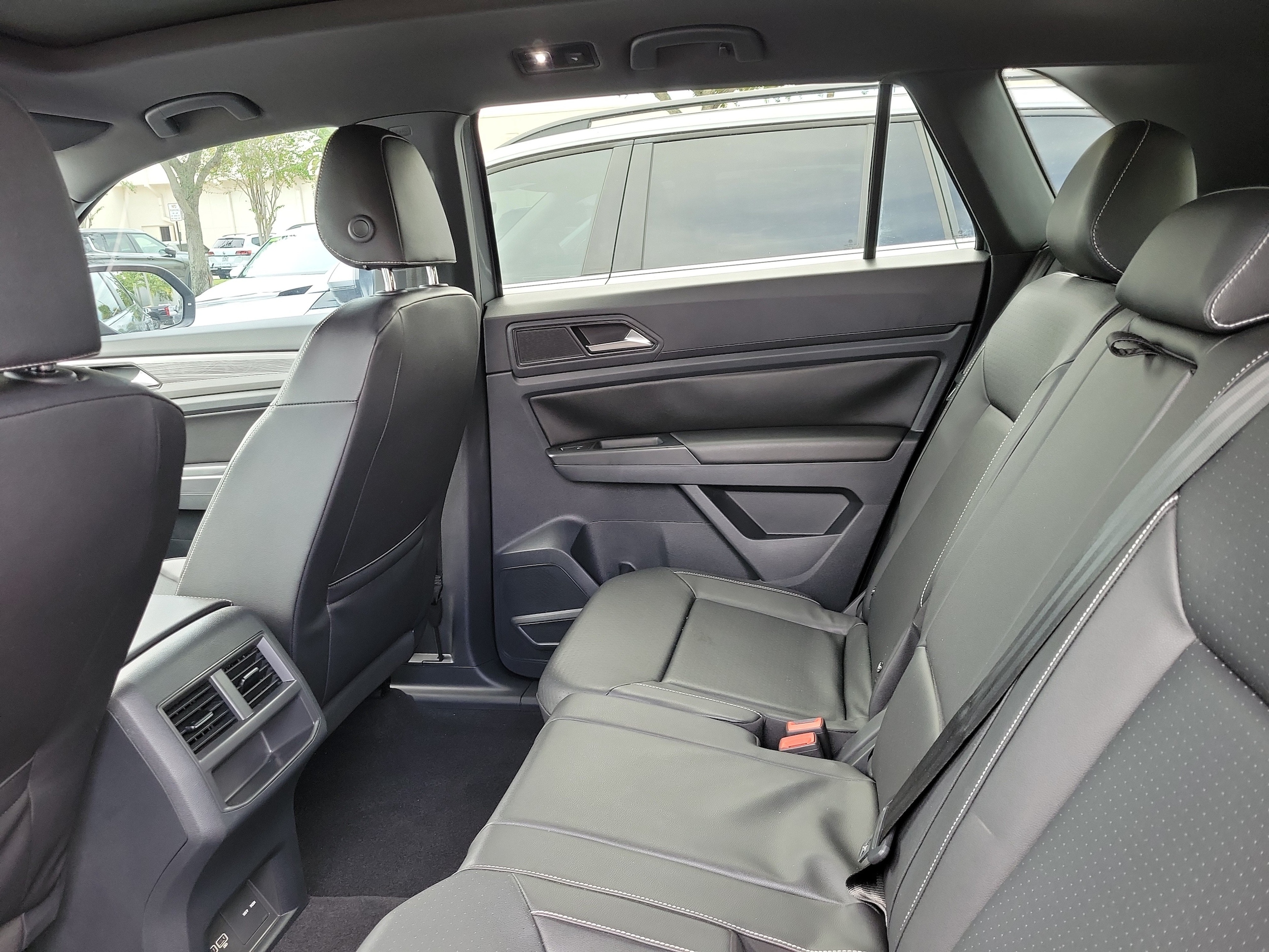 2020 Volkswagen Atlas Cross Sport SE w/Tech - Photo 12