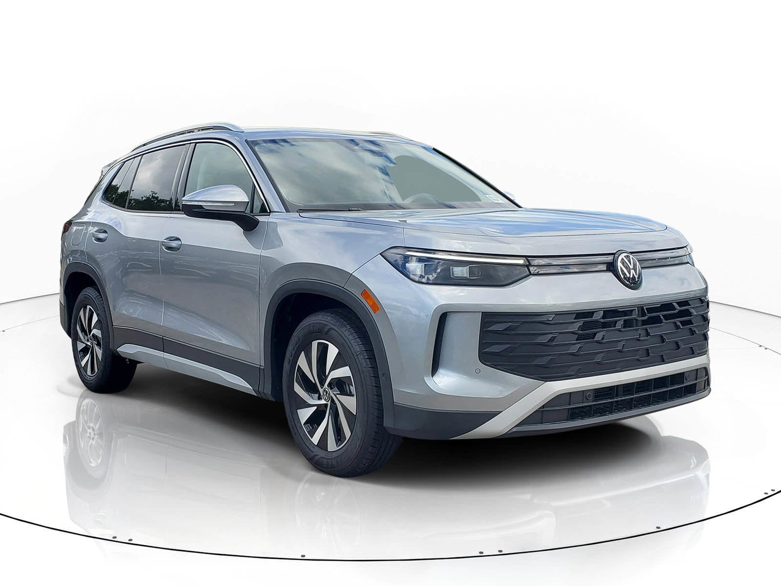 2026 Volkswagen Tiguan S - Photo 2