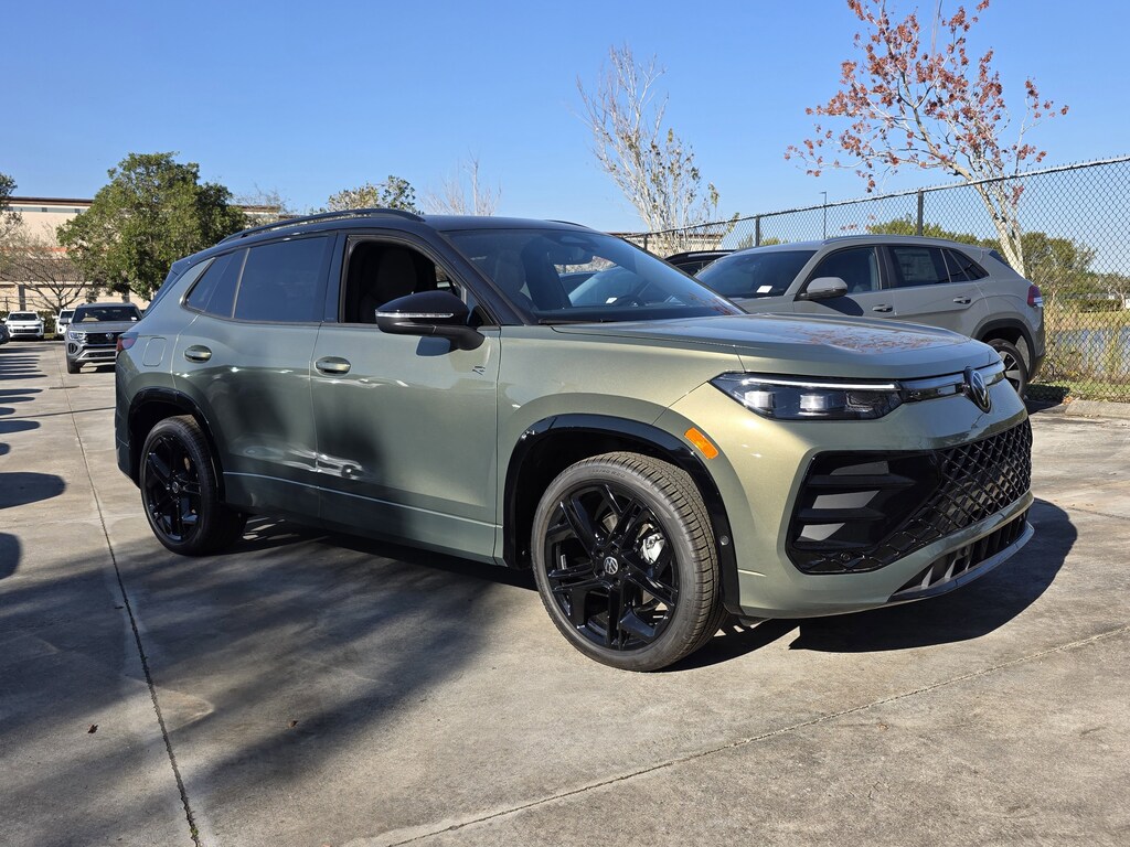 New 2026 Volkswagen Tiguan 2.0T SE R-Line Black SUV