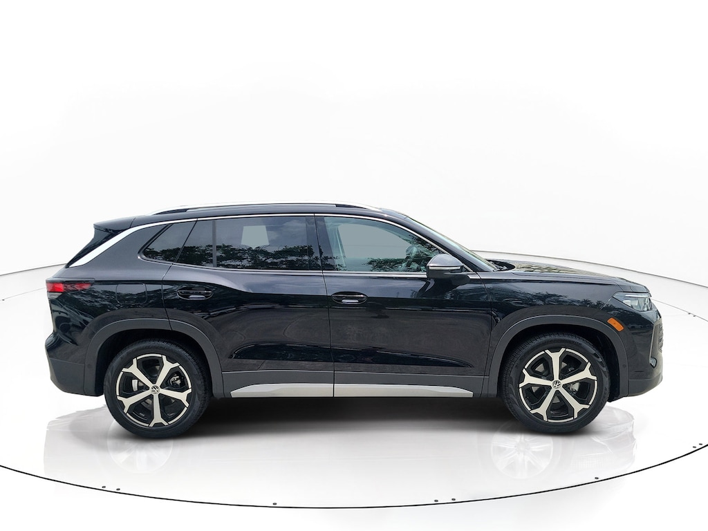 New 2026 Volkswagen Tiguan 2.0T SE SUV