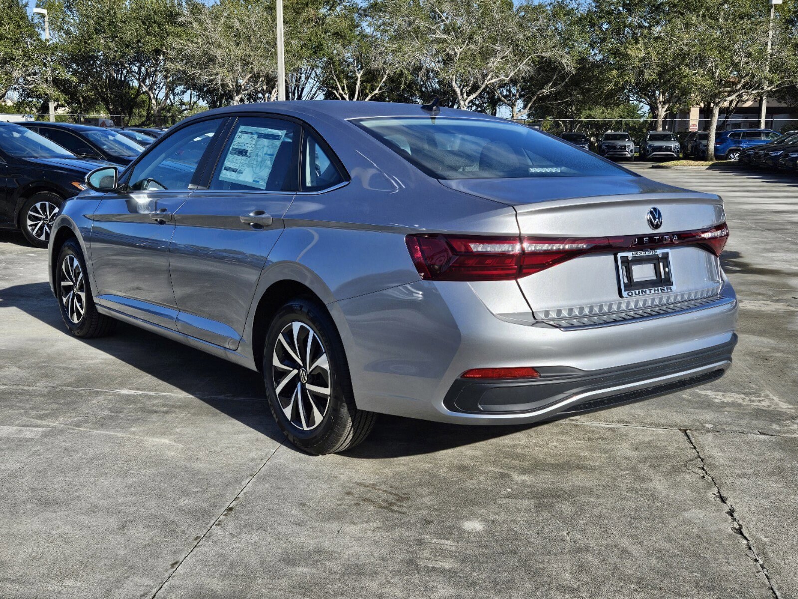 2025 Volkswagen Jetta 1.5T S photo 4