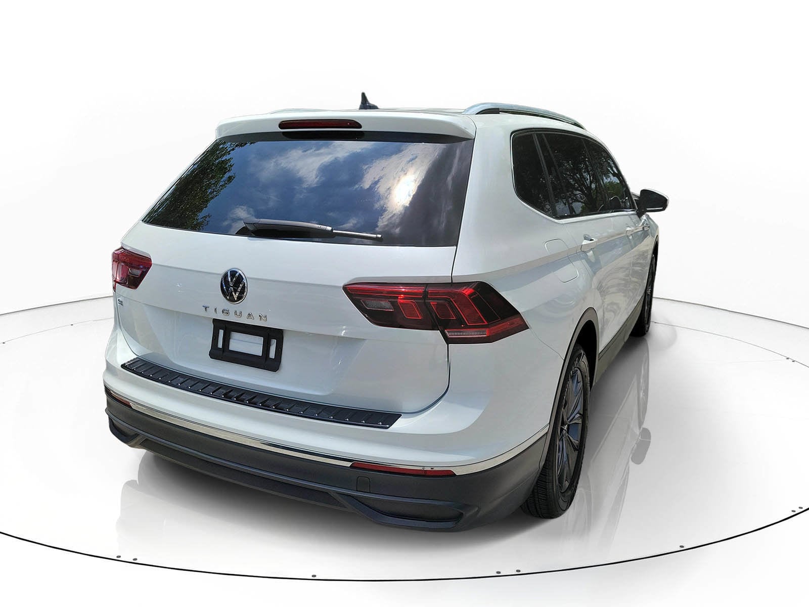 2023 Volkswagen Tiguan SE - Photo 7