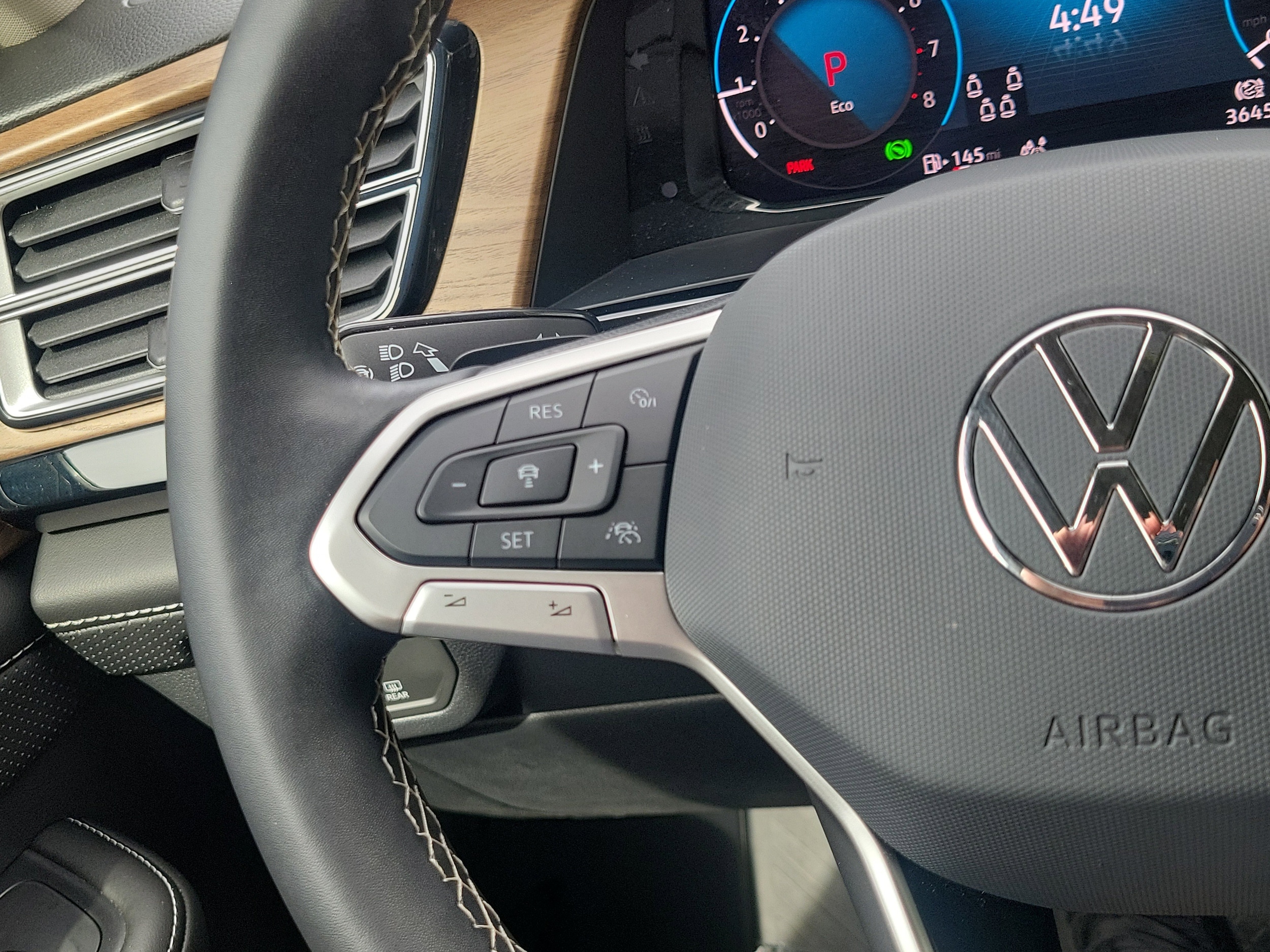 2024 Volkswagen Atlas SE w/Tech - Photo 20