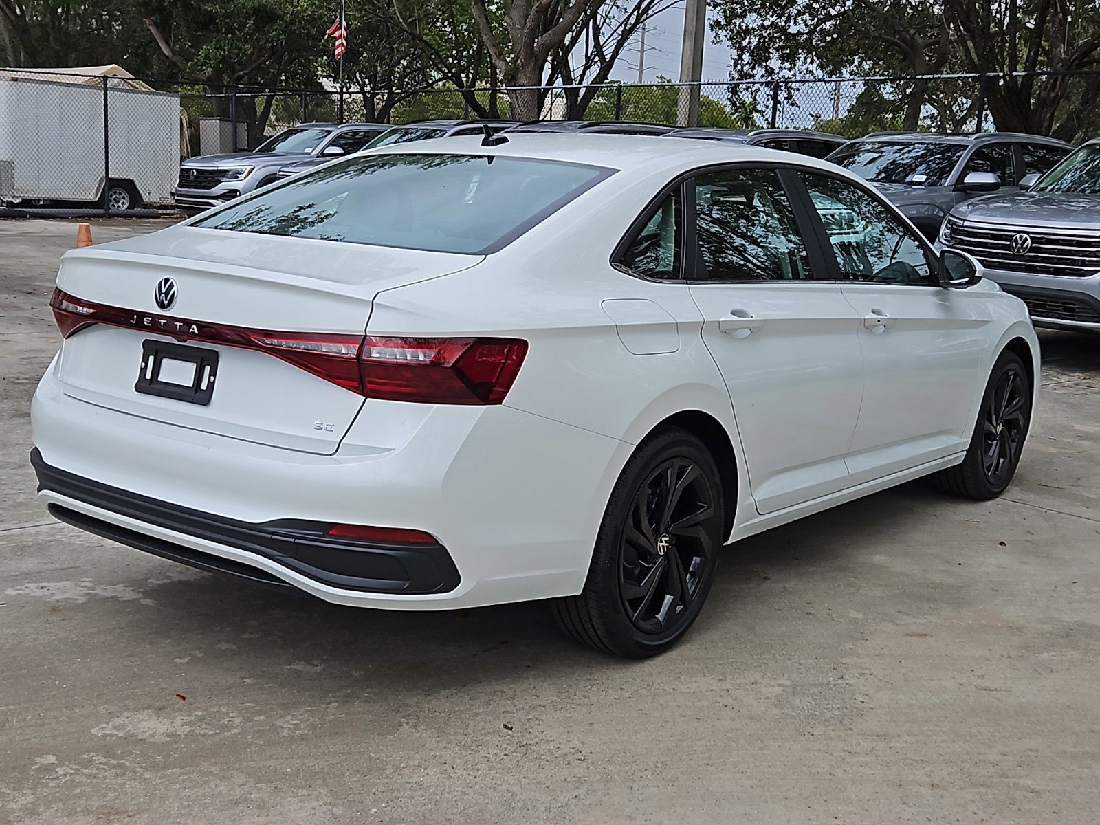 2025 Volkswagen Jetta SE photo 3