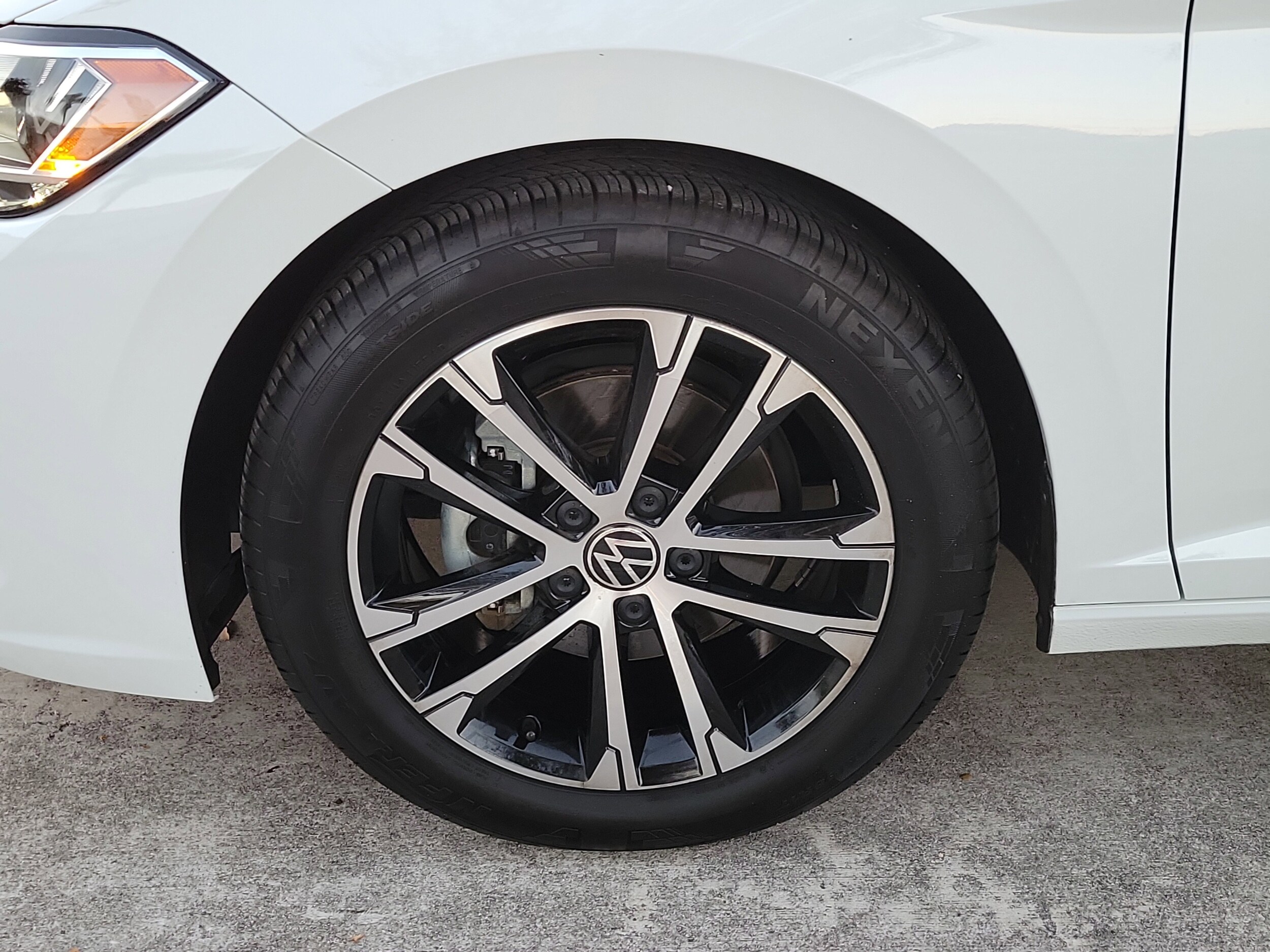 2023 Volkswagen Jetta 1.5T Sport photo 4