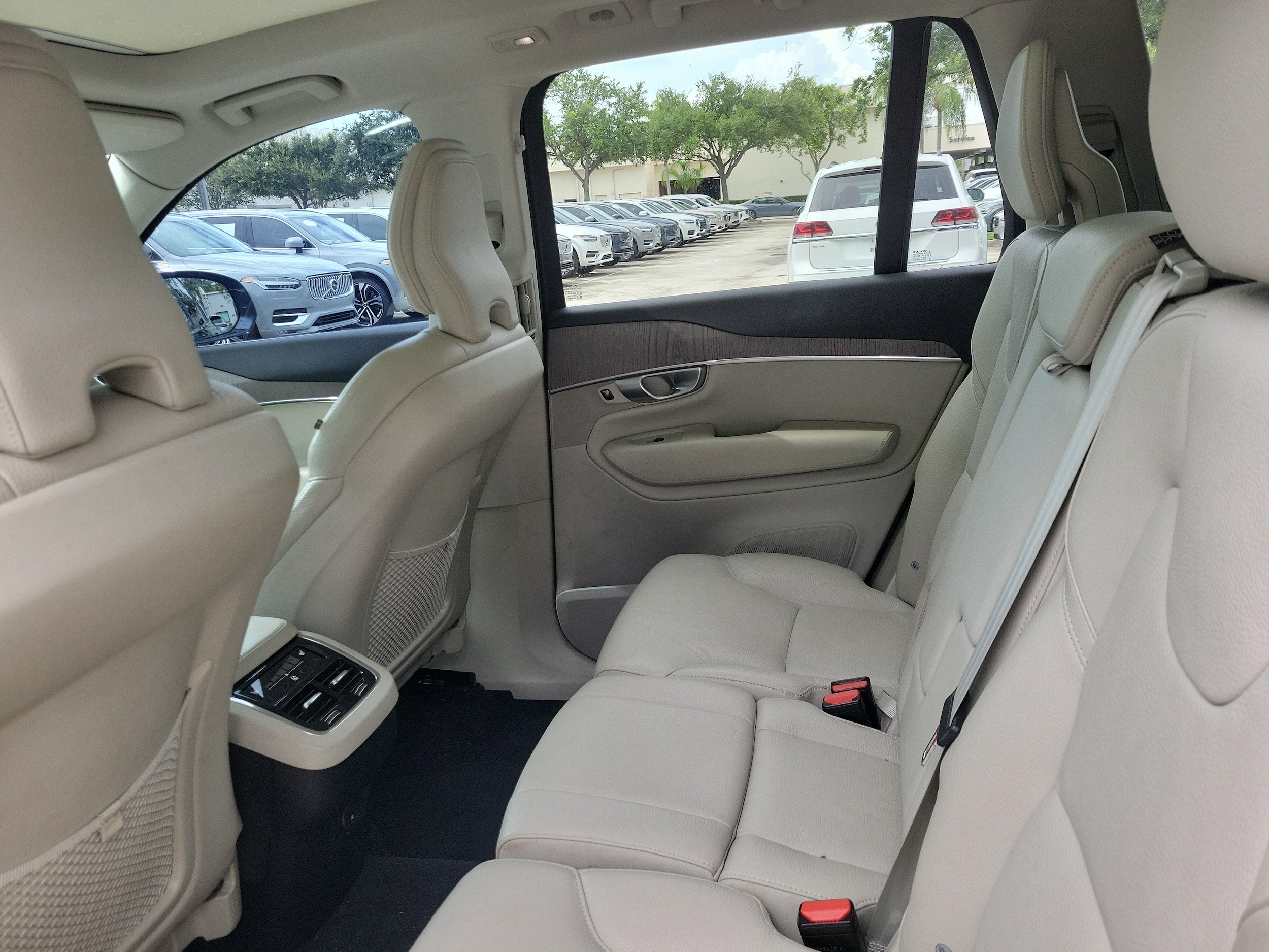 2023 Volvo XC90 Plus - Photo 13