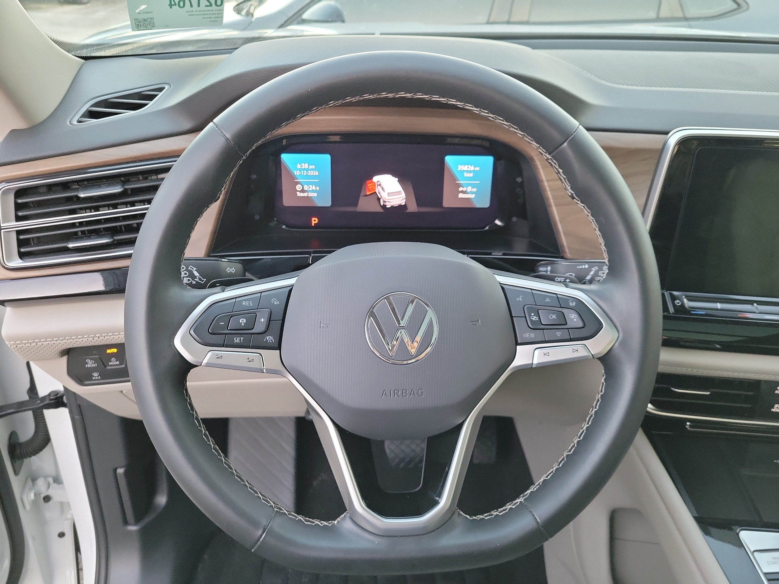 2024 Volkswagen Atlas SE w/Tech - Photo 13