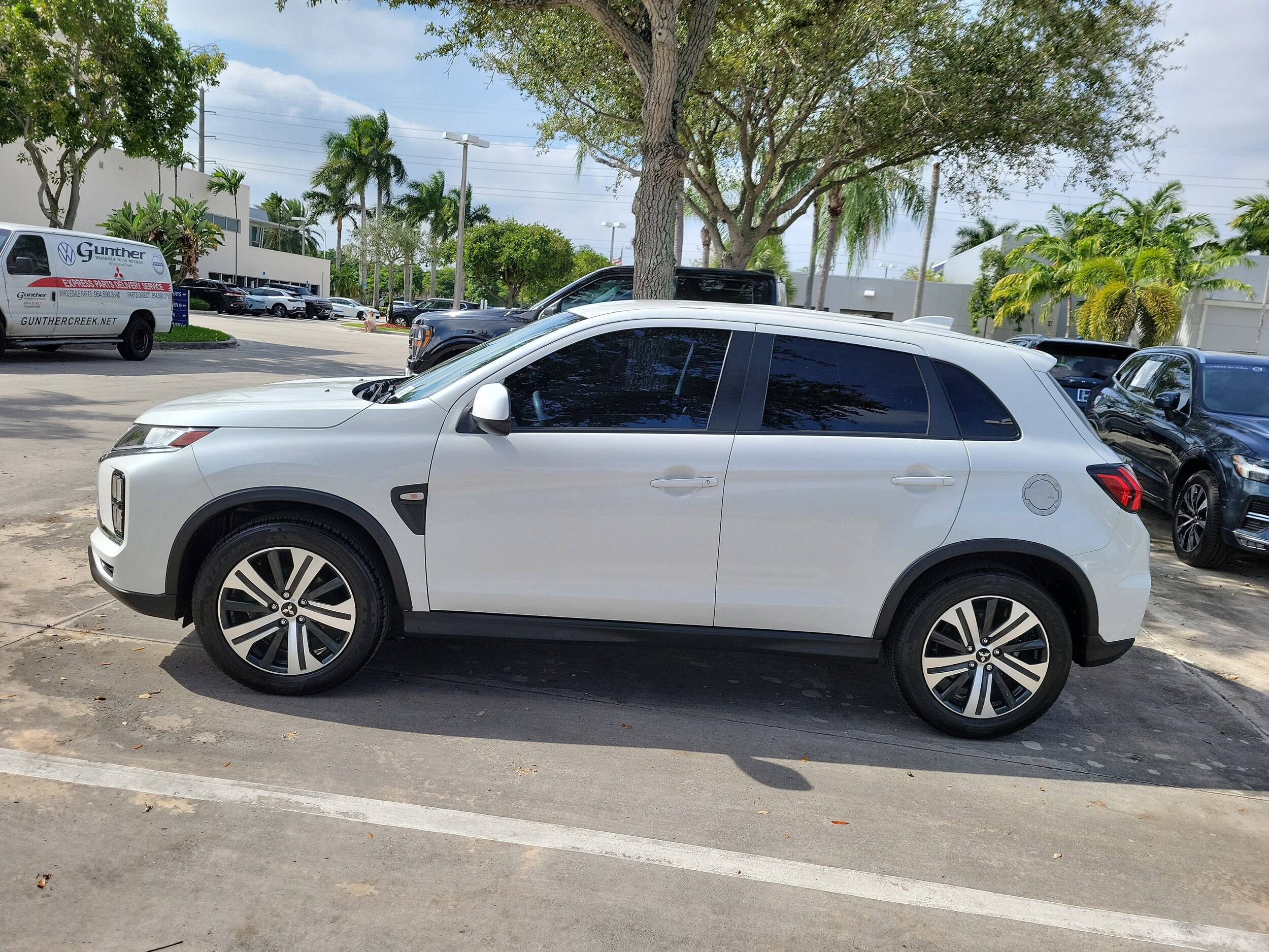 2021 Mitsubishi Outlander Sport ES photo 4