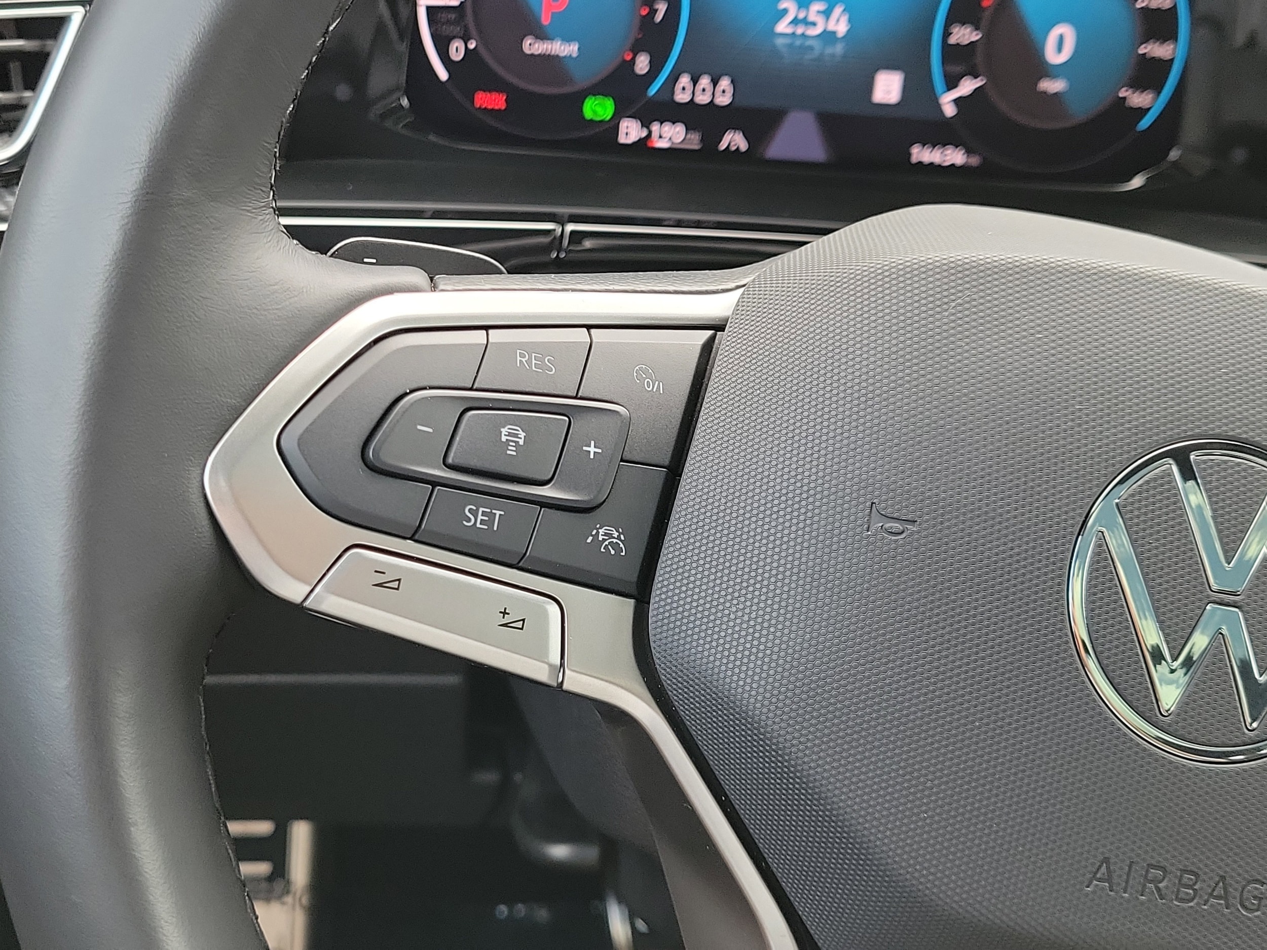 2026 Volkswagen Atlas Cross Sport SEL R-LINE - Photo 25