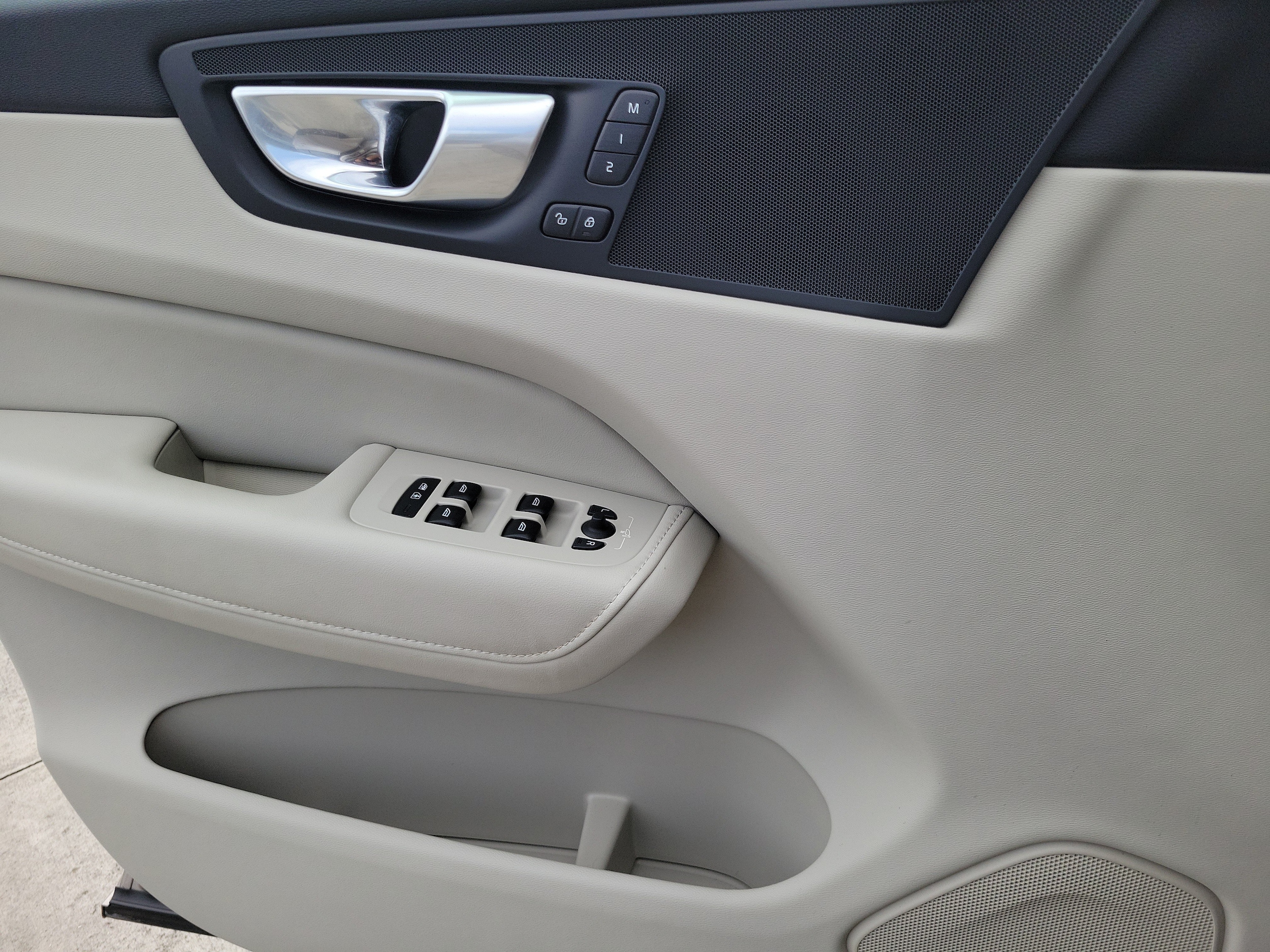 2024 Volvo XC60 Plus - Photo 20