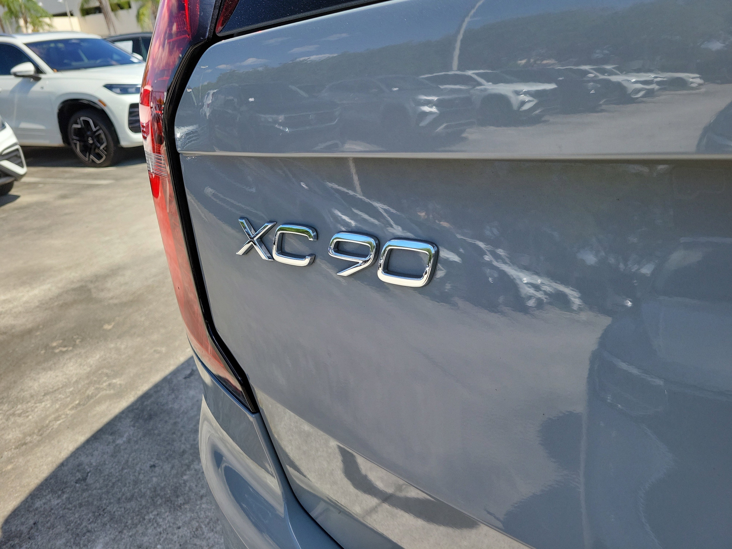 2025 Volvo XC90 Plus - Photo 9