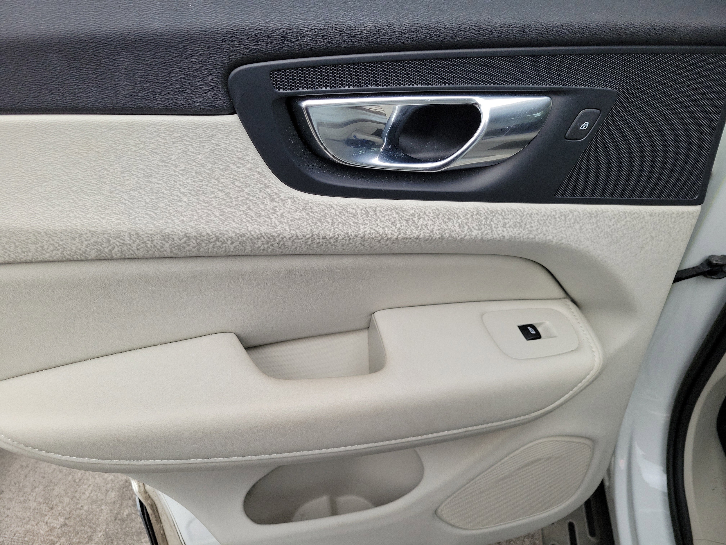 2023 Volvo XC60 Plus - Photo 14