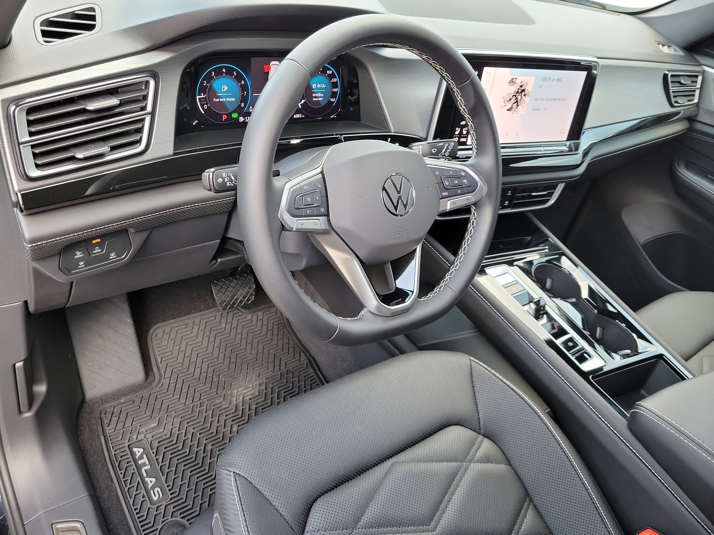 2025 Volkswagen Atlas Cross Sport SE w/Tech - Photo 15