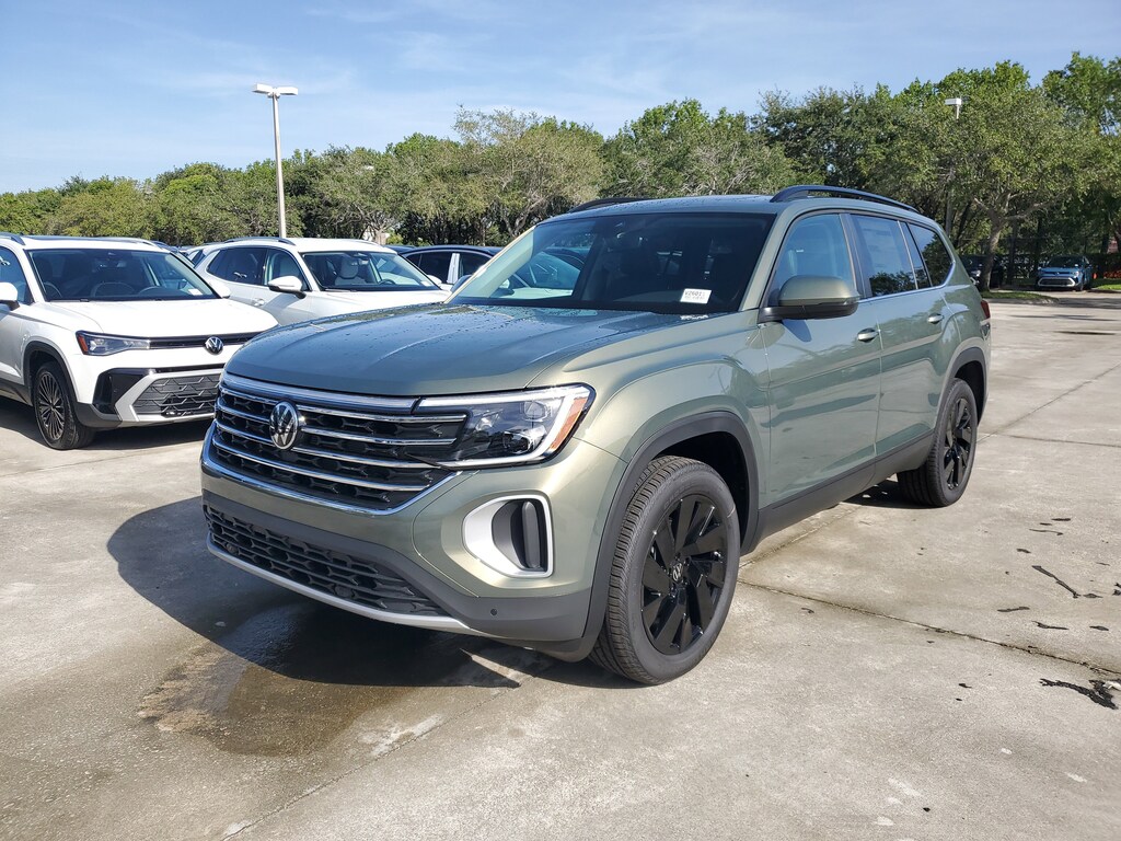 New 2026 Volkswagen Atlas SE w/Technology SUV