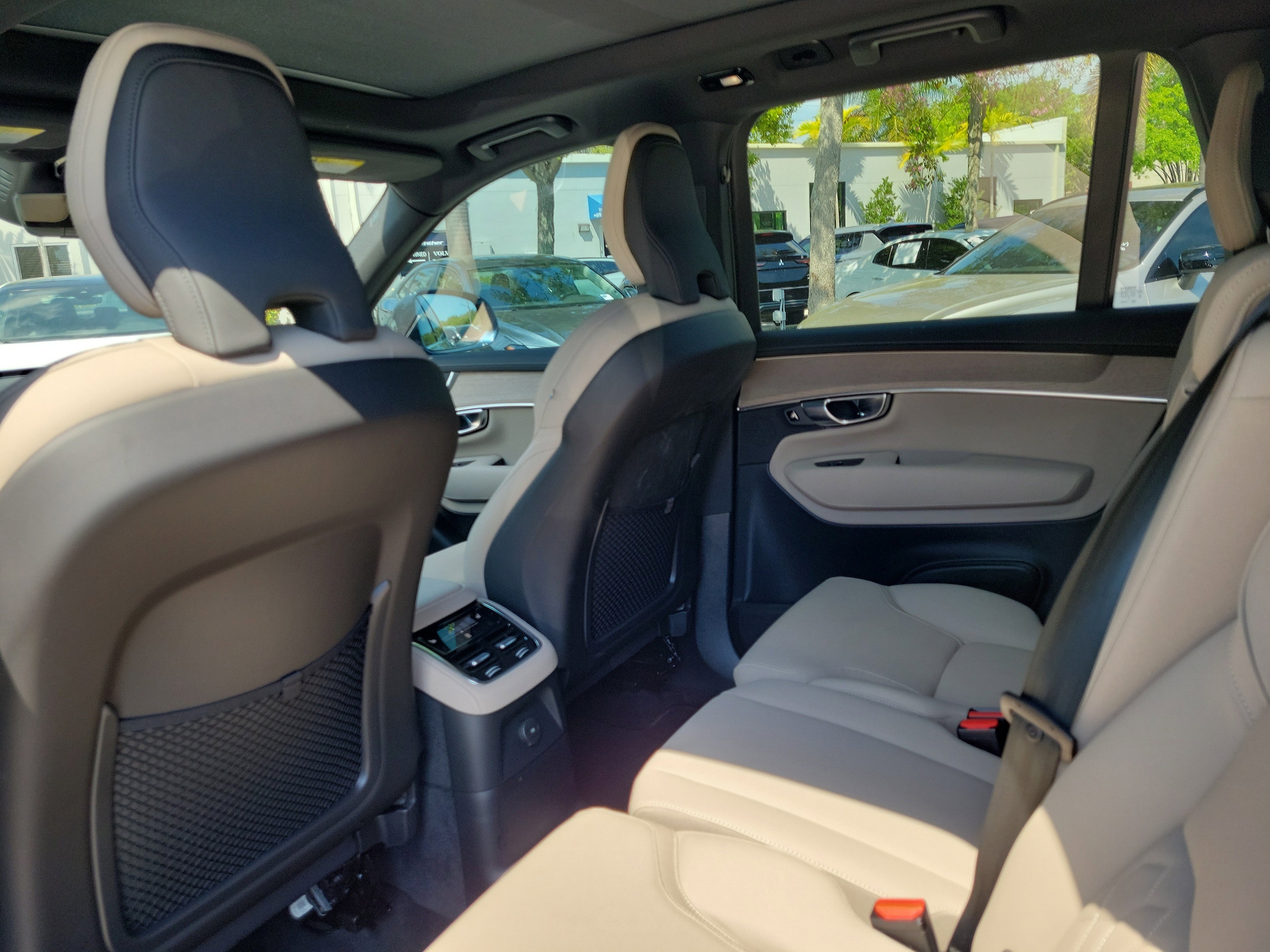 2026 Volvo XC90 Core - Photo 17
