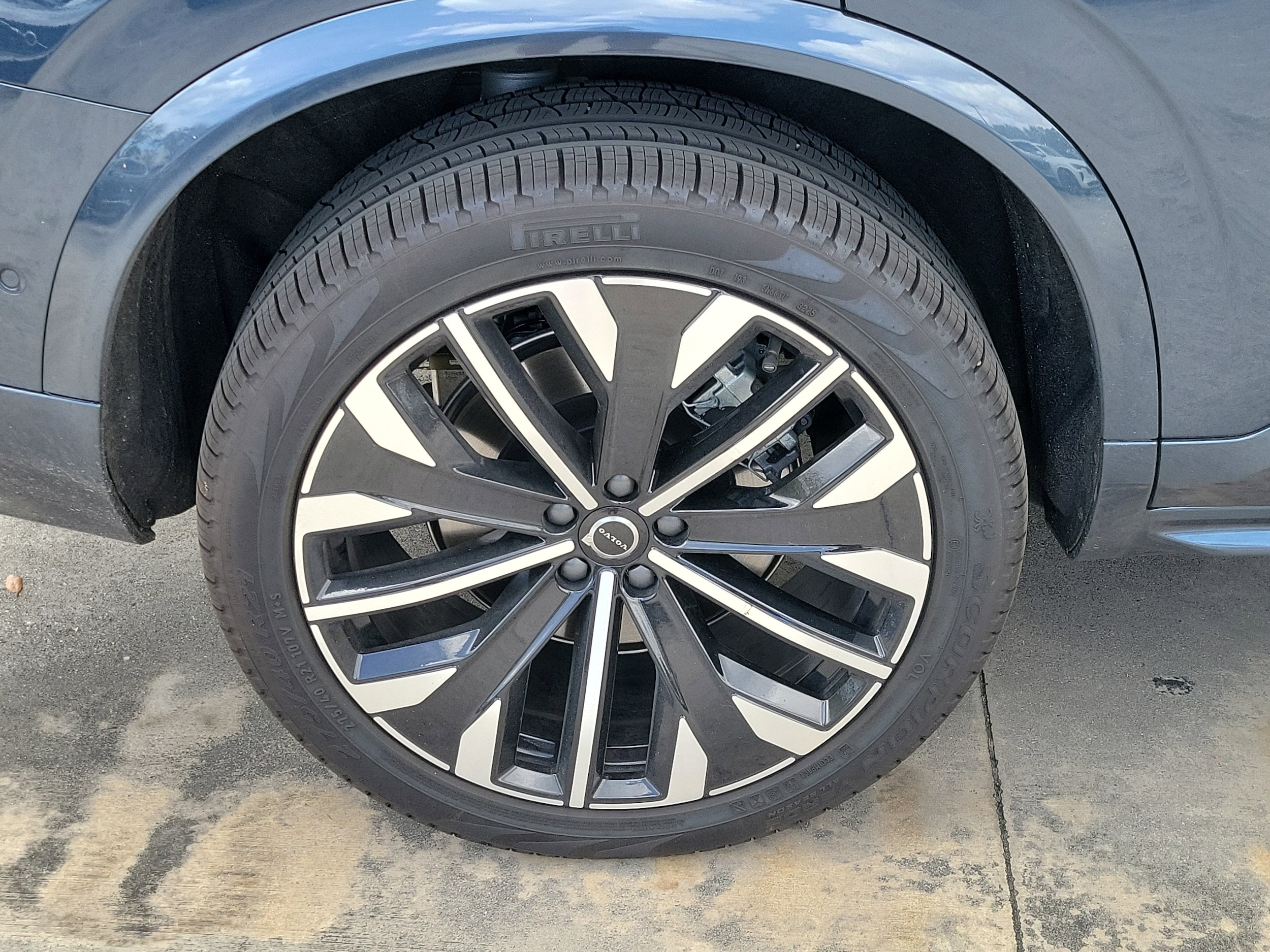 2026 Volvo XC90 Plus - Photo 13