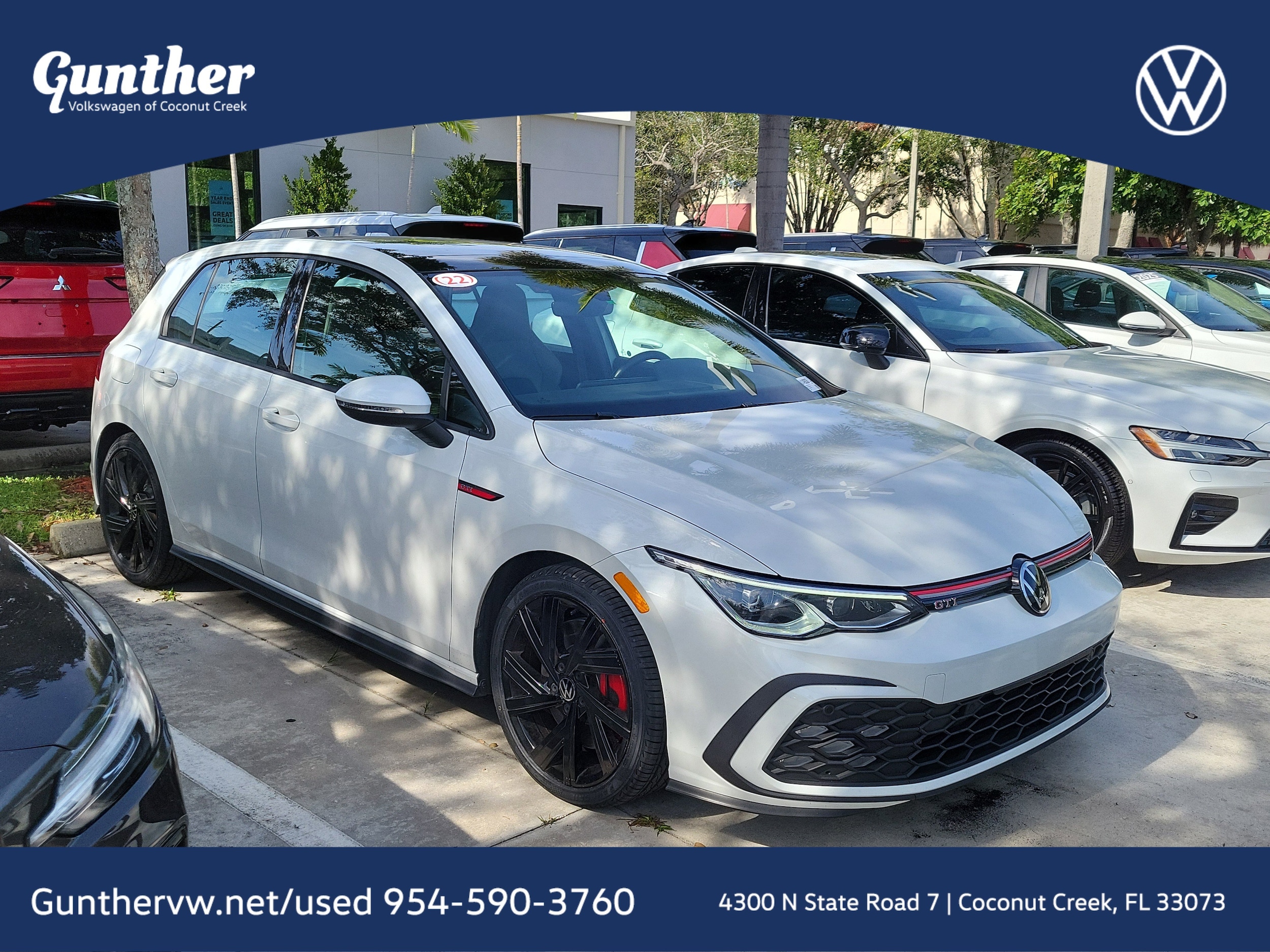 2022 Volkswagen Golf GTI SE's photo